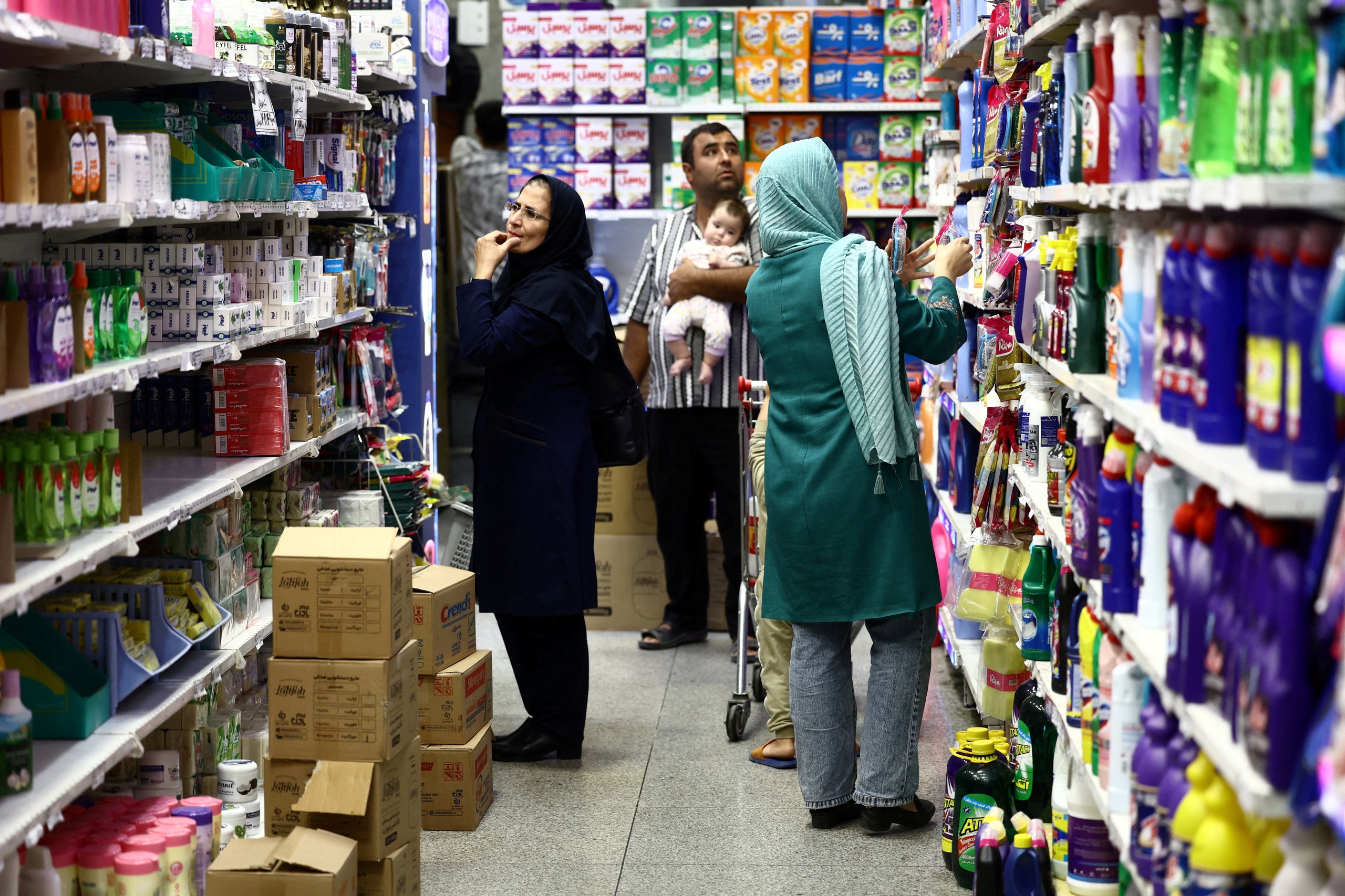 Kinh tế Iran c&oacute; thể ki&ecirc;n cường hơn t&iacute;nh to&aacute;n của &ocirc;ng Trump - Ảnh 1.