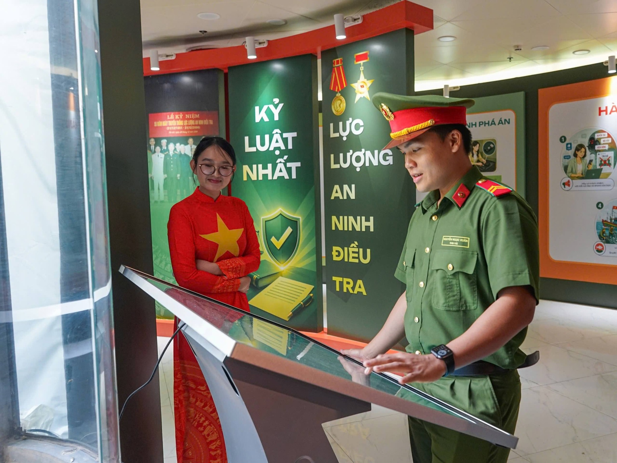 Triển l&atilde;m Tổ quốc b&igrave;nh y&ecirc;n: 'Chạm' v&agrave;o lịch sử bằng c&ocirc;ng nghệ v&agrave; tr&aacute;i tim- Ảnh 12.