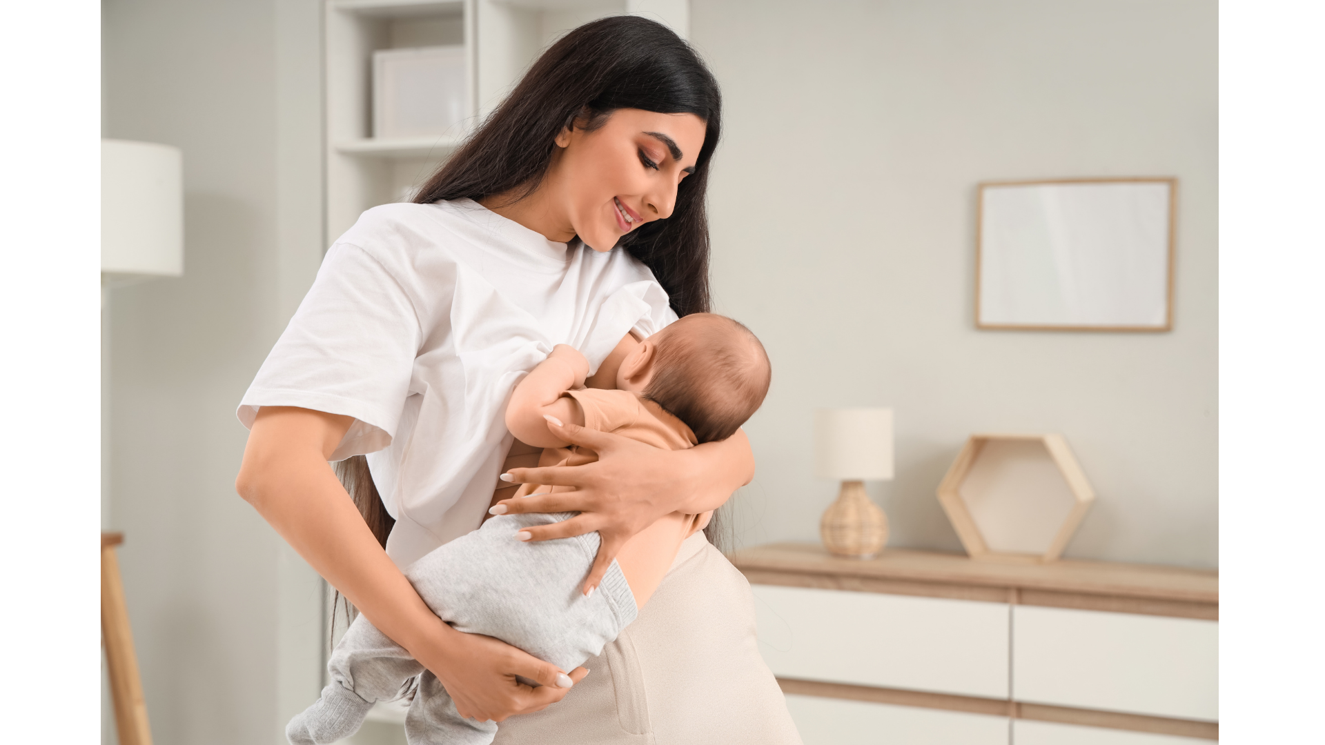 B&aacute;c sĩ ơi: L&agrave;m sao sơ cứu trẻ sơ sinh bị ọc sữa, h&oacute;c thức ăn dặm? - Ảnh 2.