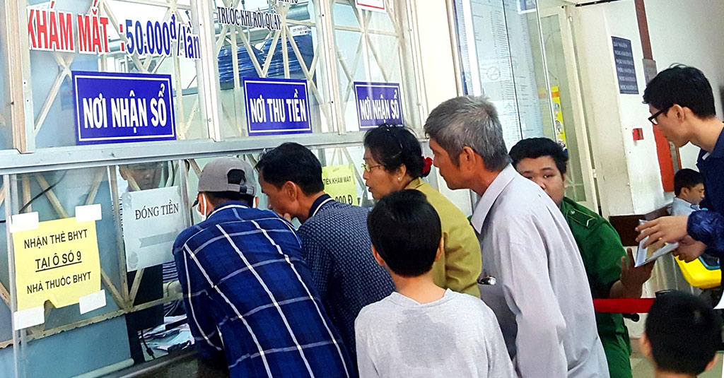 Quá tải bệnh nhân, Bệnh viện Mắt TP.HCM được nhận thêm 2 cơ sở mới- Ảnh 3.