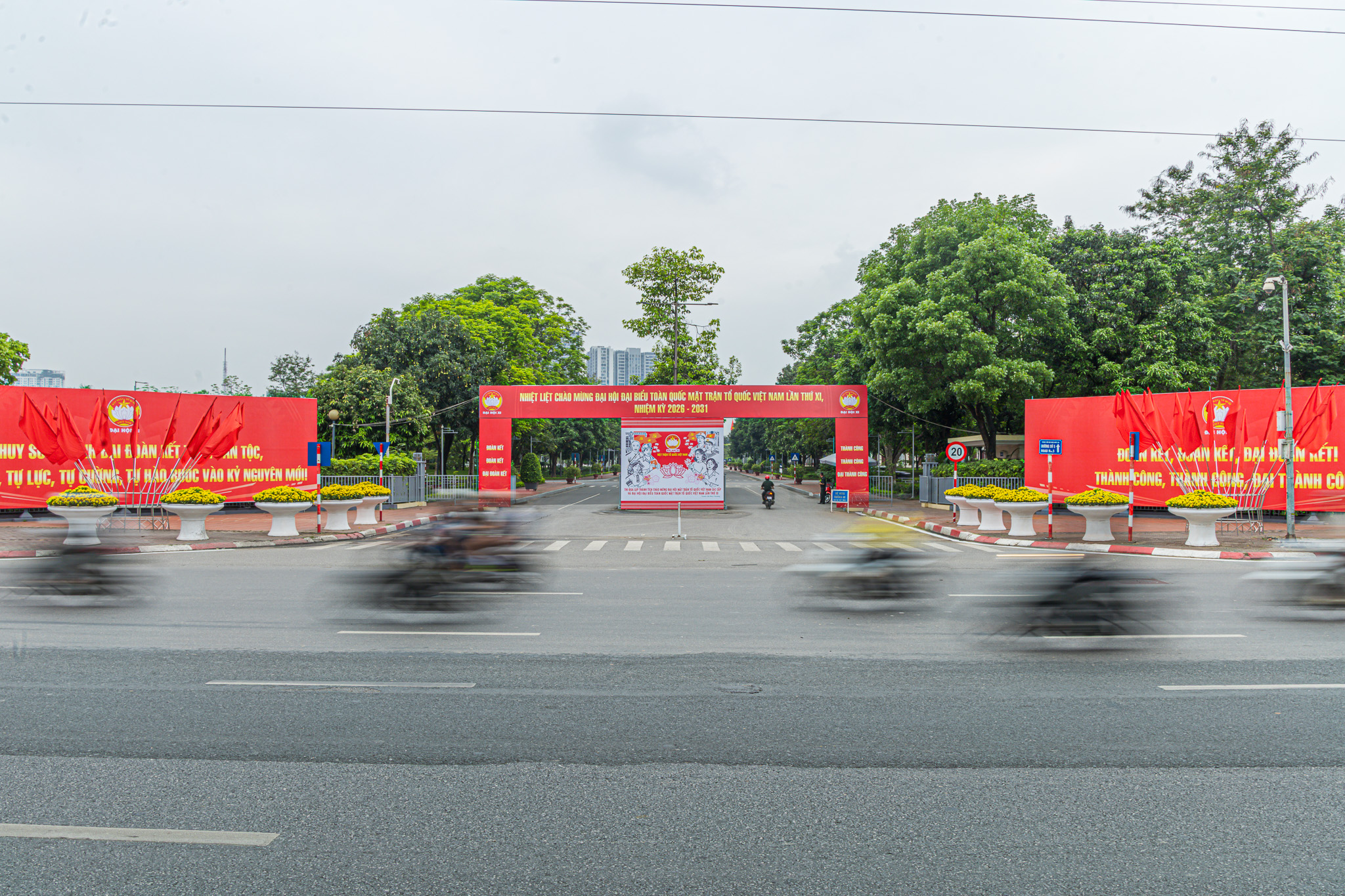 H&agrave; Nội rực rỡ cờ hoa trước thềm Đại hội MTTQ Việt Nam lần thứ XI- Ảnh 11.