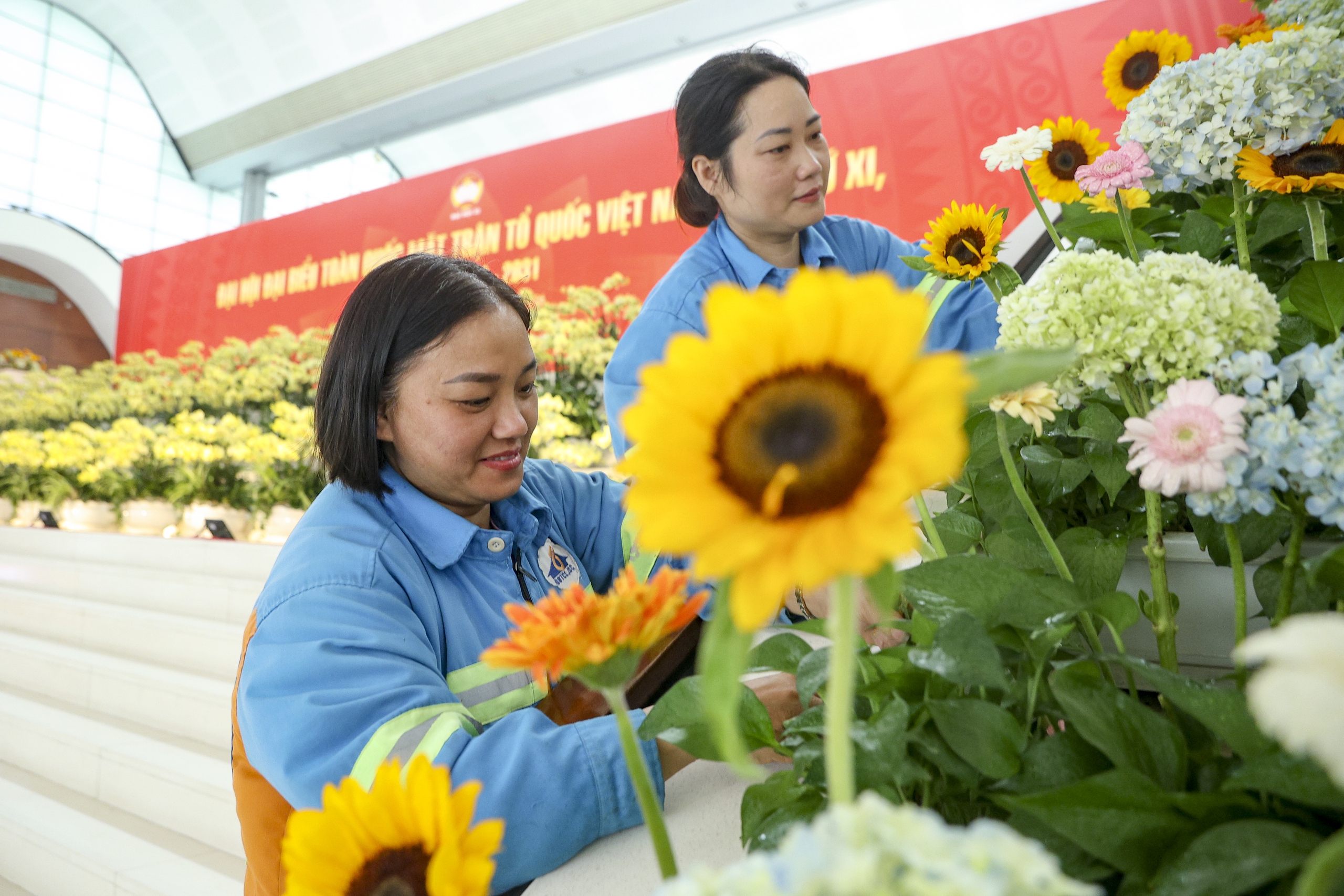 Chủ tịch Ủy ban T.Ư MTTQ Việt Nam kiểm tra c&ocirc;ng t&aacute;c chuẩn bị Đại hội XI - Ảnh 7.