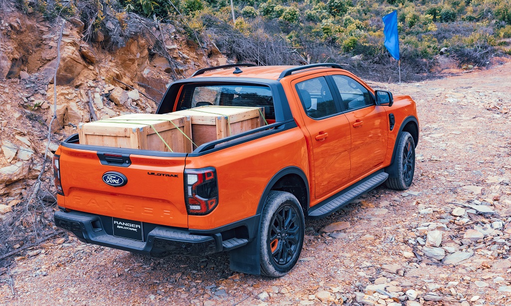 Ford Ranger Wildtrak m&aacute;y dầu 3.0 l&iacute;t: B&aacute;n tải phổ th&ocirc;ng đắt nhất Việt Nam c&oacute; g&igrave;?- Ảnh 12.