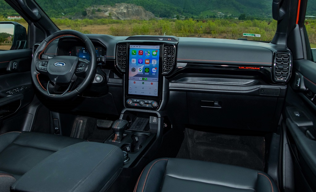Ford Ranger Wildtrak m&aacute;y dầu 3.0 l&iacute;t: B&aacute;n tải phổ th&ocirc;ng đắt nhất Việt Nam c&oacute; g&igrave;?- Ảnh 7.