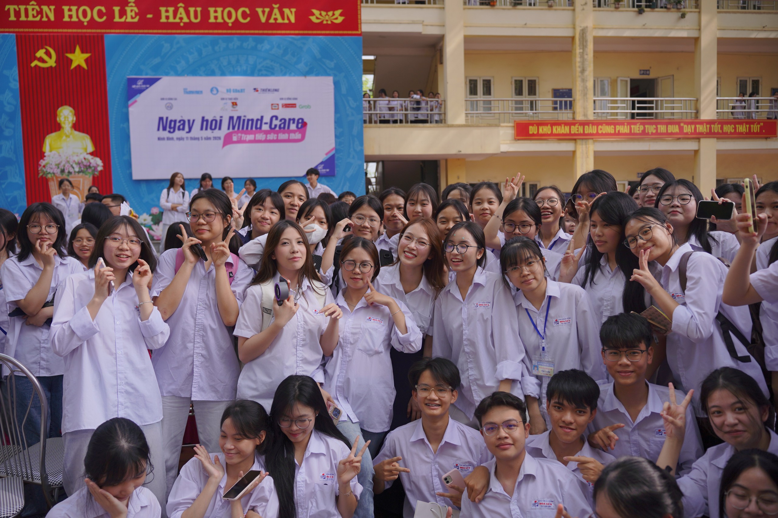 School Tour Tiếp sức m&ugrave;a thi: Gi&uacute;p học sinh giải tỏa &aacute;p lực thi cử - Ảnh 5.