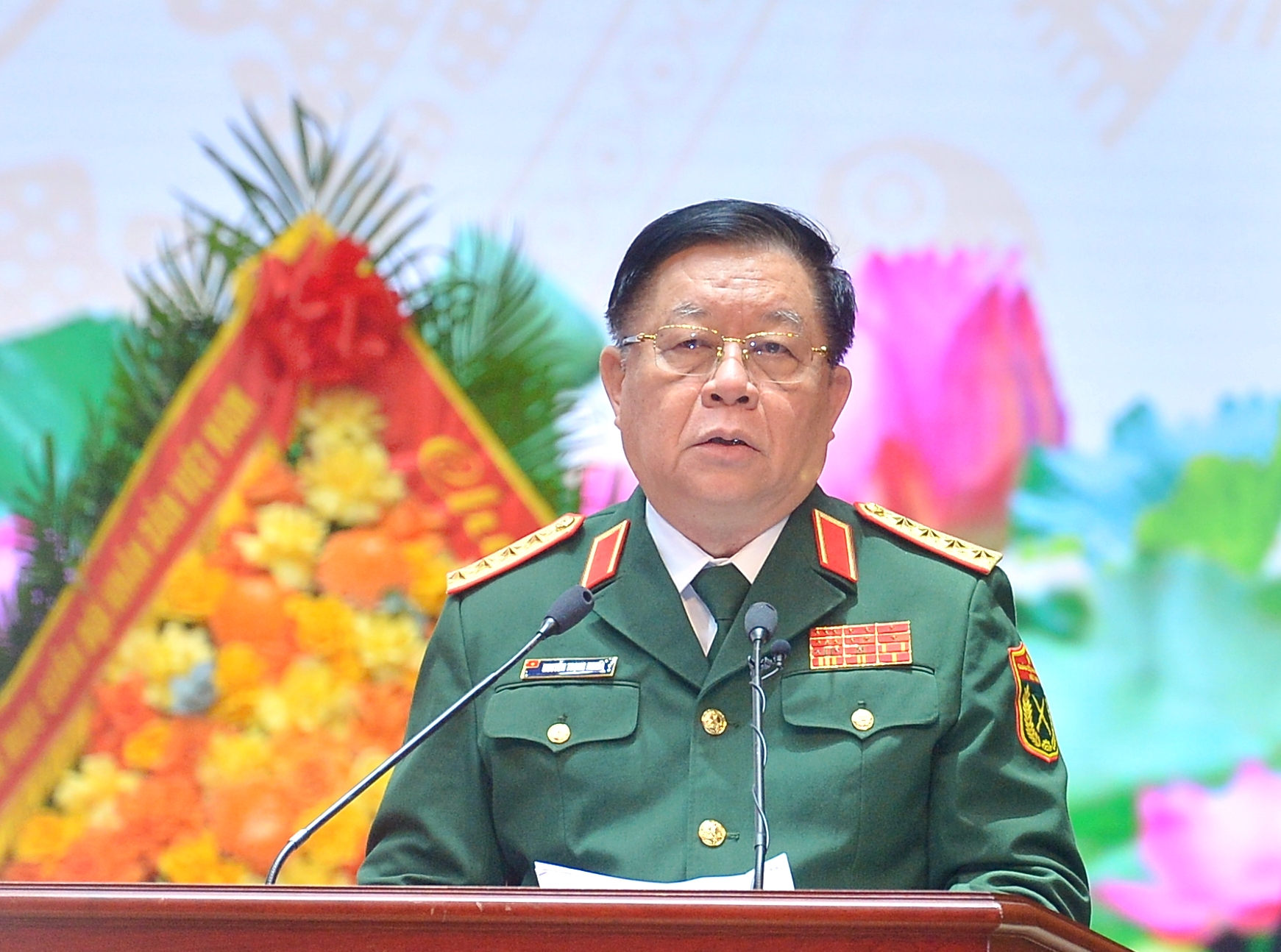 Đại tướng Nguyễn Trọng Nghĩa trao Hu&acirc;n chương Bảo vệ tổ quốc hạng nhất tặng Cục Tuy&ecirc;n huấn- Ảnh 2.