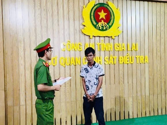 Lừa đảo &lsquo;đ&aacute;o hạn ng&acirc;n h&agrave;ng&rsquo;, 2 người bị bắt tạm giam- Ảnh 1.