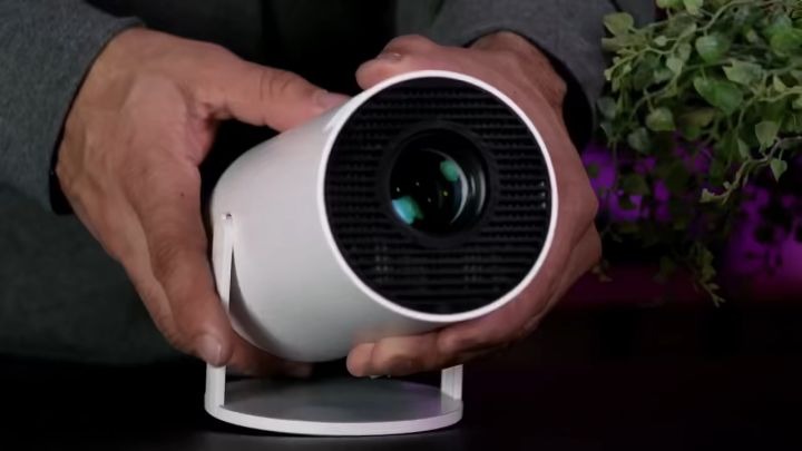 8 sai lầm thường gặp khi mua máy chiếu - Ảnh 1.
