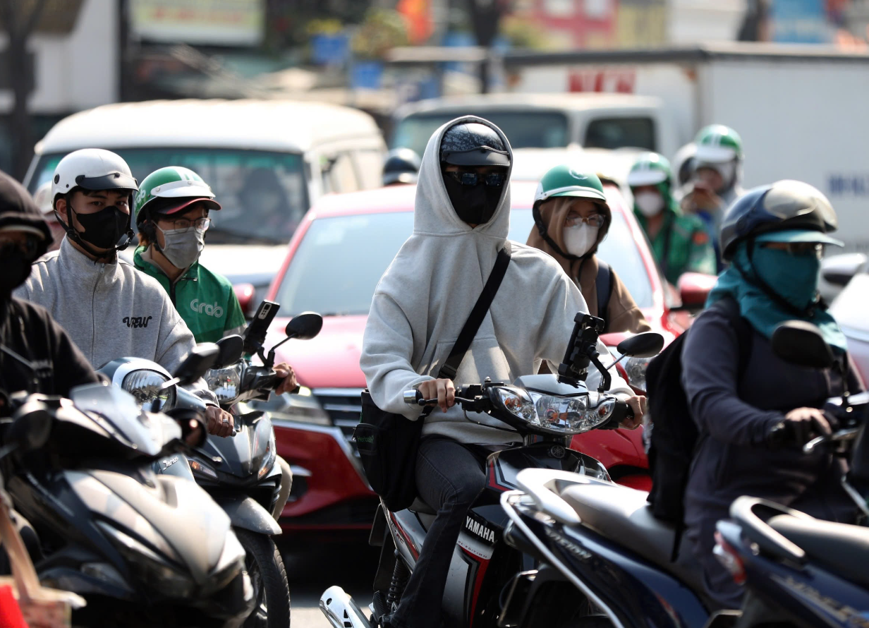 Hôm nay, nắng nóng gia tăng ở TP.HCM và Nam bộ- Ảnh 1.
