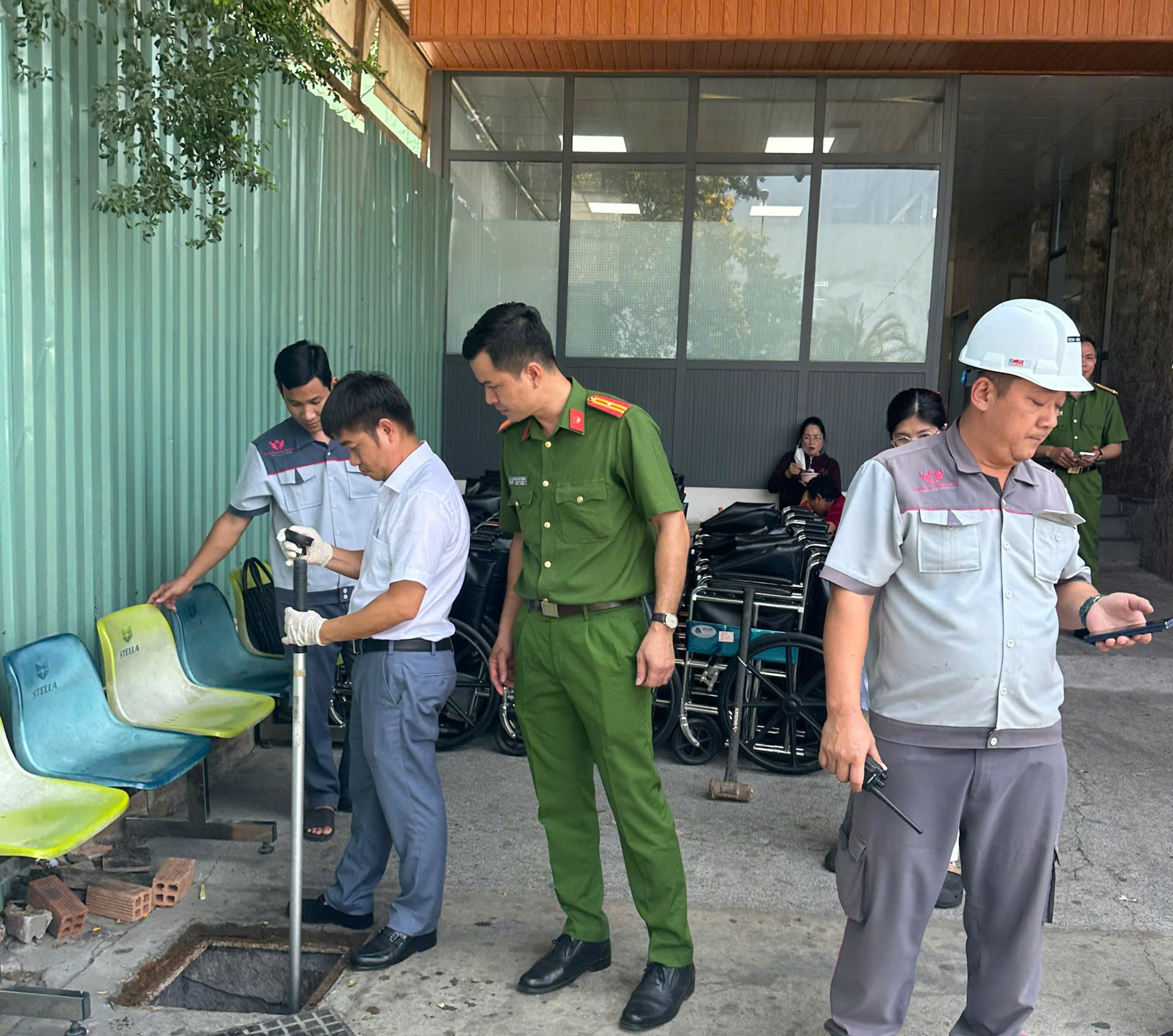 Phát hiện Bệnh viện S.I.S Cần Thơ xả nước thải ra khu đô thị - Ảnh 1.