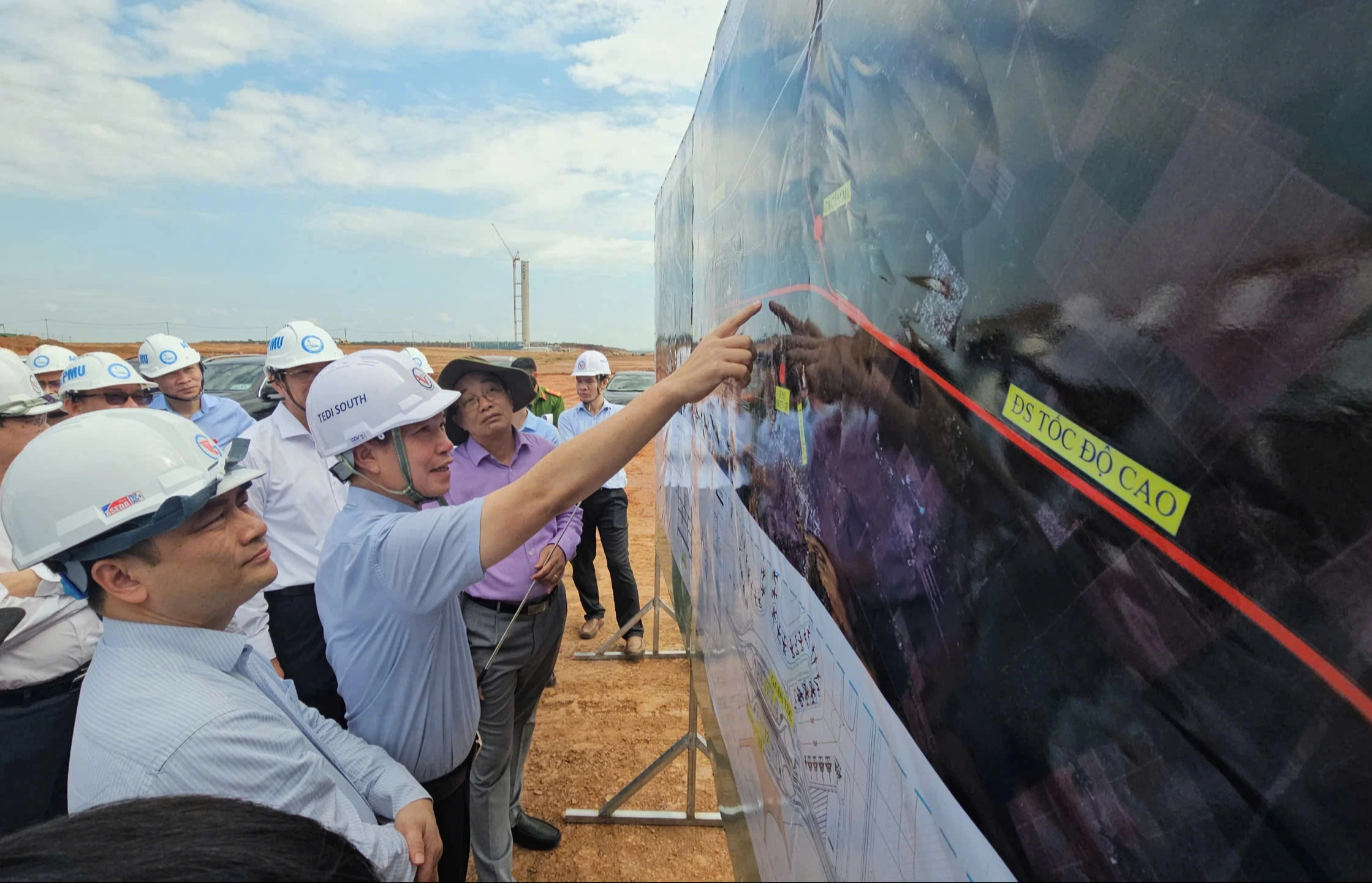 Metro kết nối sân bay Long Thành: Thành phố Đồng Nai và TP.HCM thống nhất hướng tuyến- Ảnh 3. Metro kết nối sân bay Long Thành: Thành phố Đồng Nai và TP.HCM thống nhất hướng tuyến- Ảnh 3.