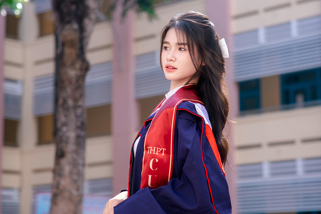 Học sinh cuối cấp chi tiền triệu để lưu dấu dịp tốt nghiệp - Ảnh 1.