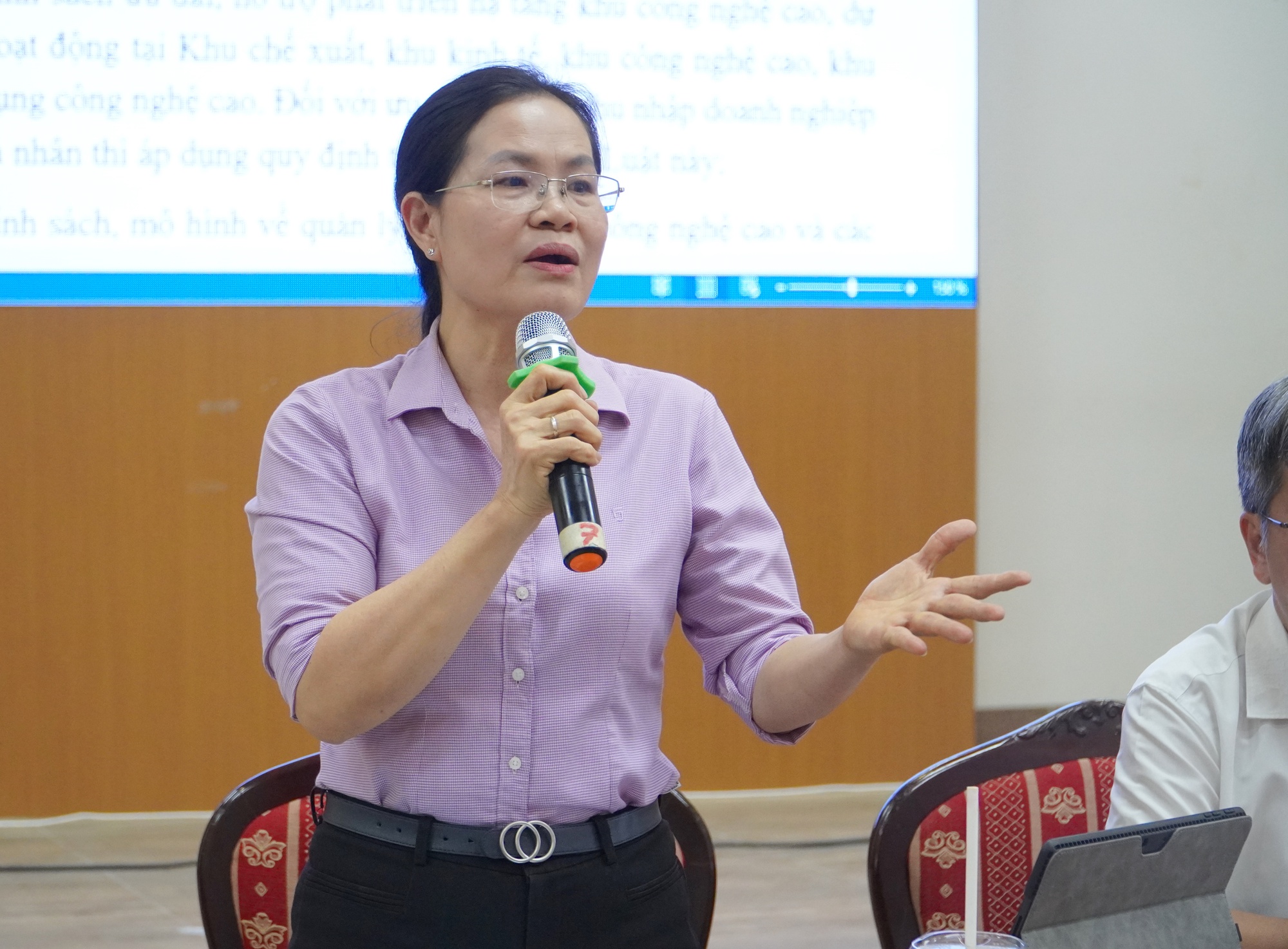 Góp ý dự thảo luật Đô thị đặc biệt: Gỡ vướng cho hàng ngàn nhà đất công- Ảnh 1.