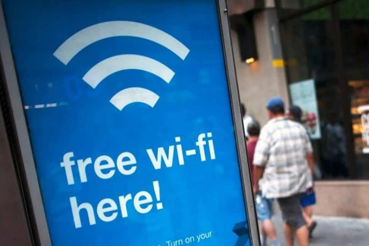 Những thao tác tuyệt đối tránh nếu đang kết nối Wi-Fi công cộng - Ảnh 2.
