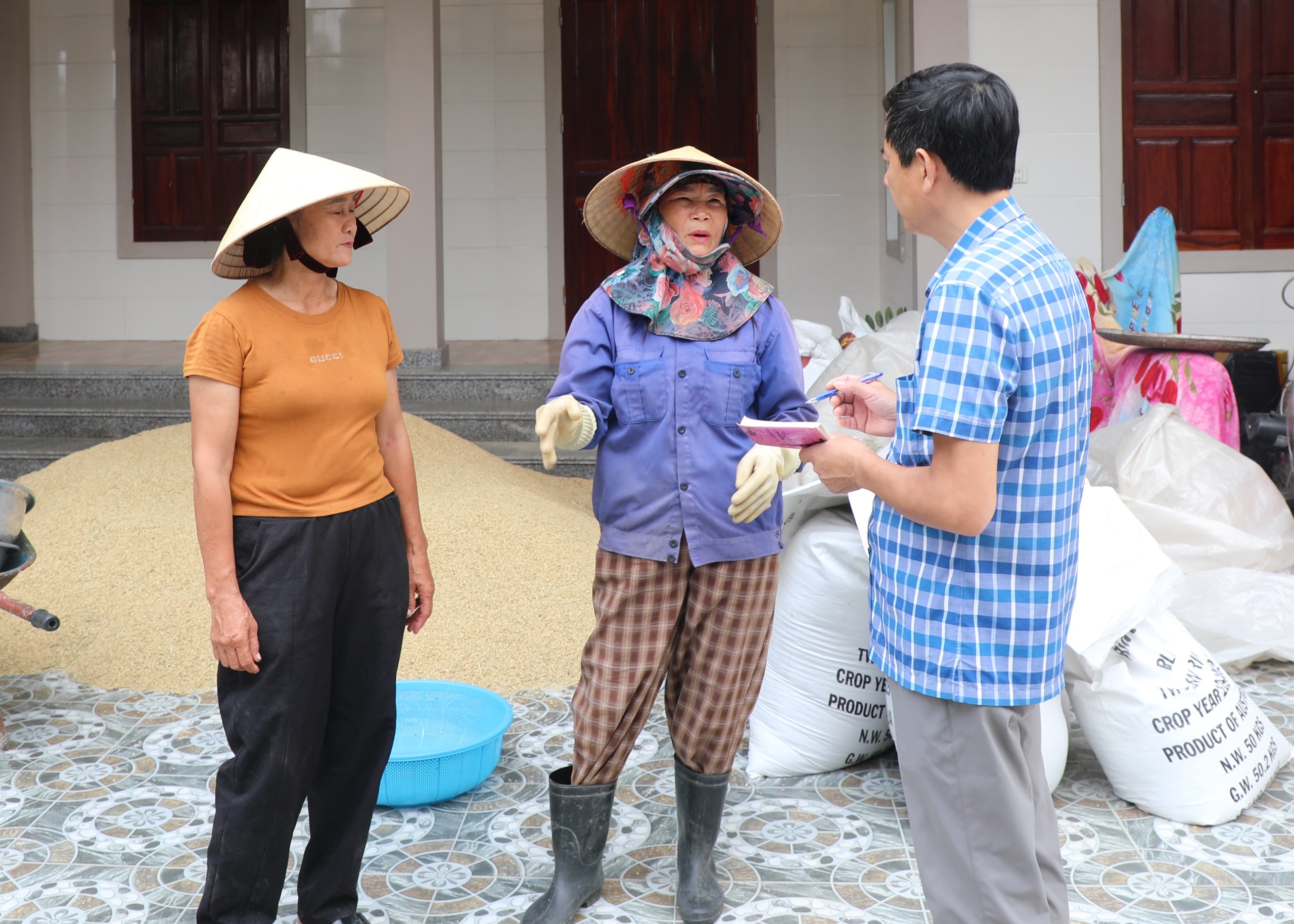 Sau 30 năm tái định cư vẫn chưa được cấp sổ đỏ - Ảnh 2.