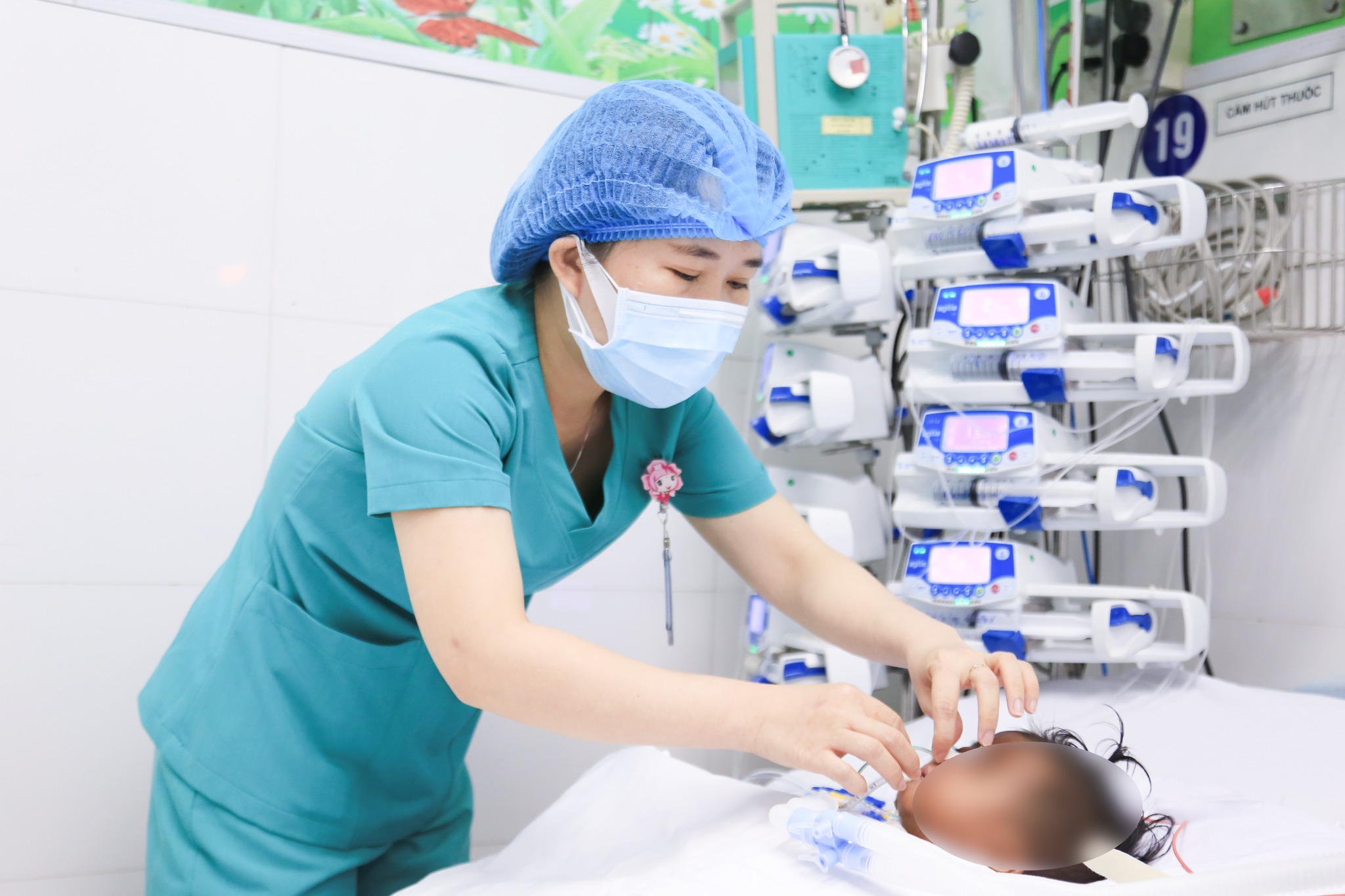 Nghề điều dưỡng: Áp lực, sợ hãi và hành trình giữ lấy sự sống - Ảnh 5.
