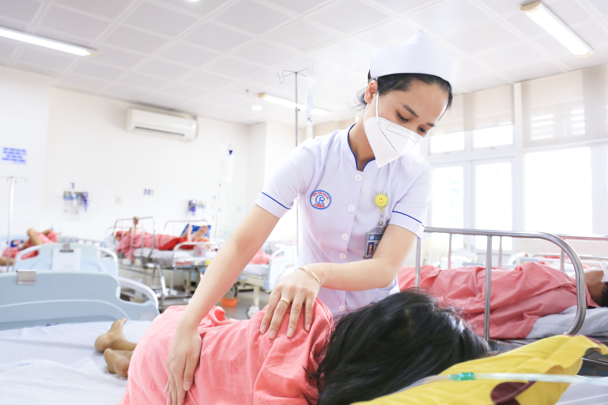 Nghề điều dưỡng: Áp lực, sợ hãi và hành trình giữ lấy sự sống - Ảnh 6.