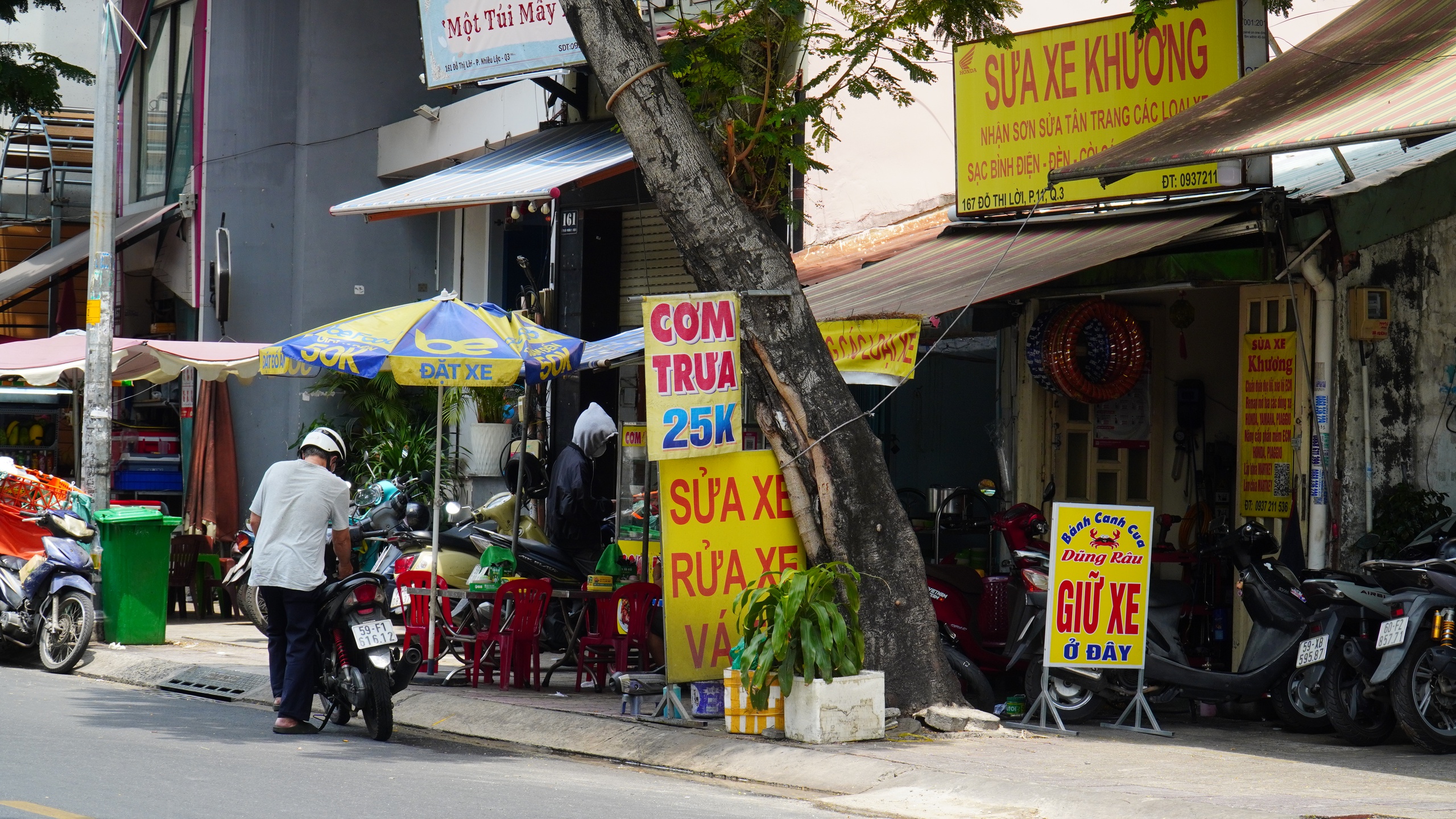 Chi phí leo thang, nhiều quán giữ giá 20.000 - 30.000 đồng- Ảnh 2. Chi phí leo thang, nhiều quán giữ giá 20.000 - 30.000 đồng- Ảnh 2.