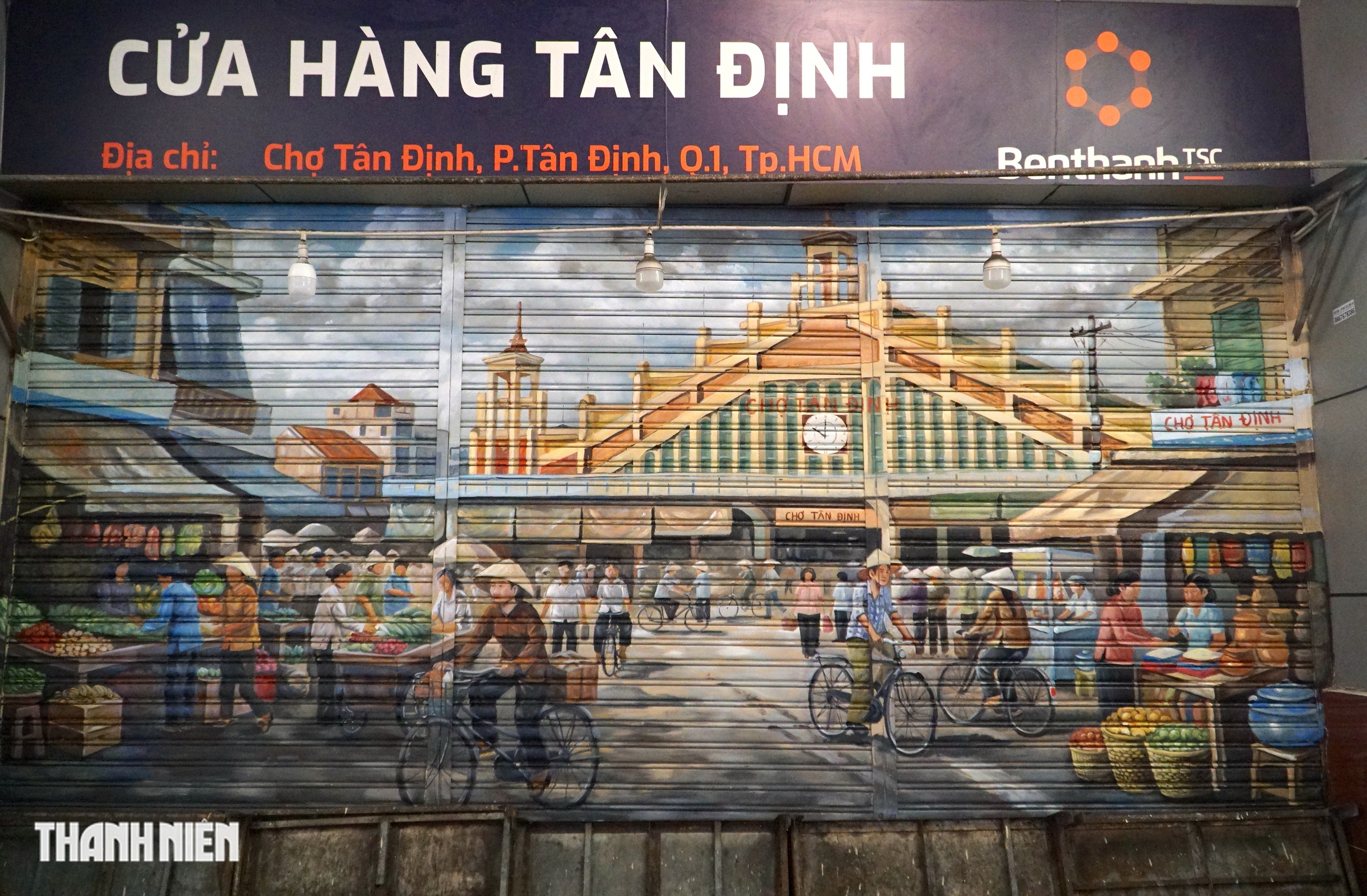 Chợ cổ 100 năm tuổi ở trung t&acirc;m TP.HCM thay &aacute;o mới bằng loạt tranh b&iacute;ch họa - Ảnh 7.