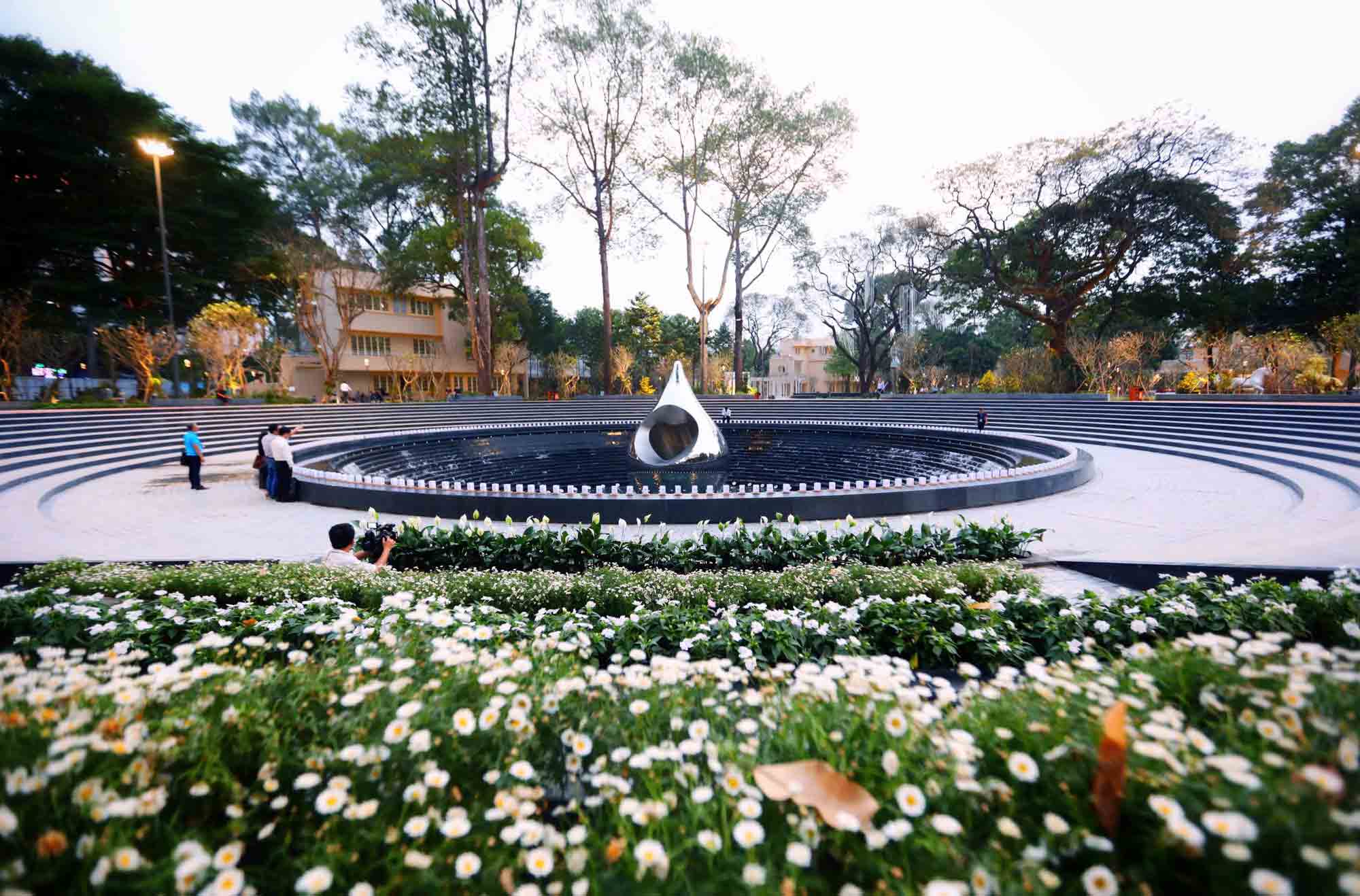Không 'nén' cao ốc vào trung tâm TP.HCM- Ảnh 1.