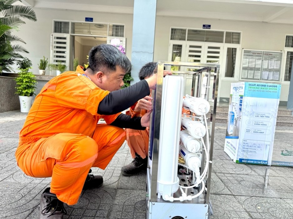 Công ty EPS bàn giao công trình thanh niên 'Nước sạch cho em' - Ảnh 2.