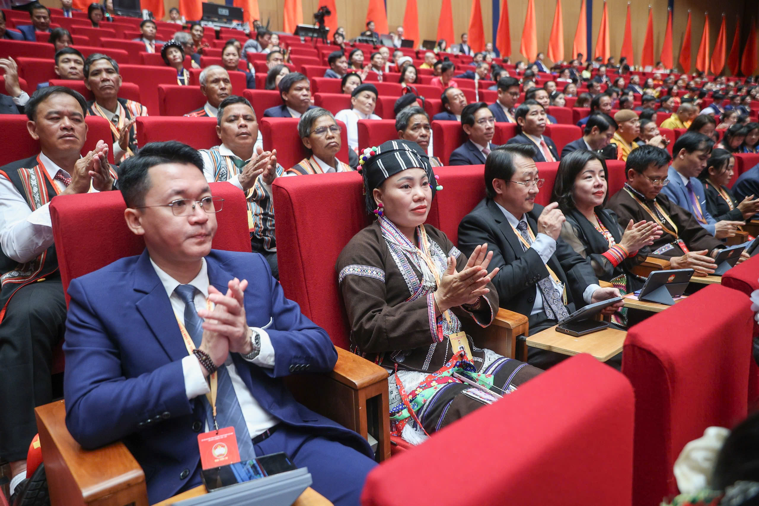 Thông qua sửa đổi, bổ sung Điều lệ MTTQ: Thêm ủy quyền cho Đoàn Chủ tịch - Ảnh 2.