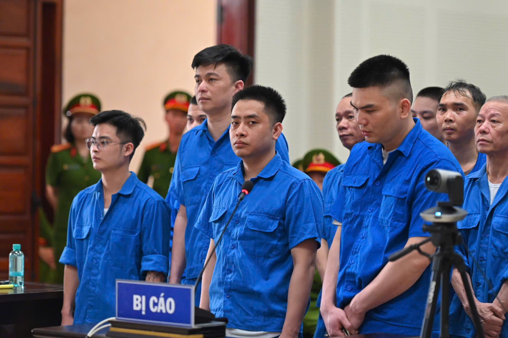 Bạn gái Bùi Đình Khánh gọi taxi giúp bỏ trốn  - Ảnh 3.
