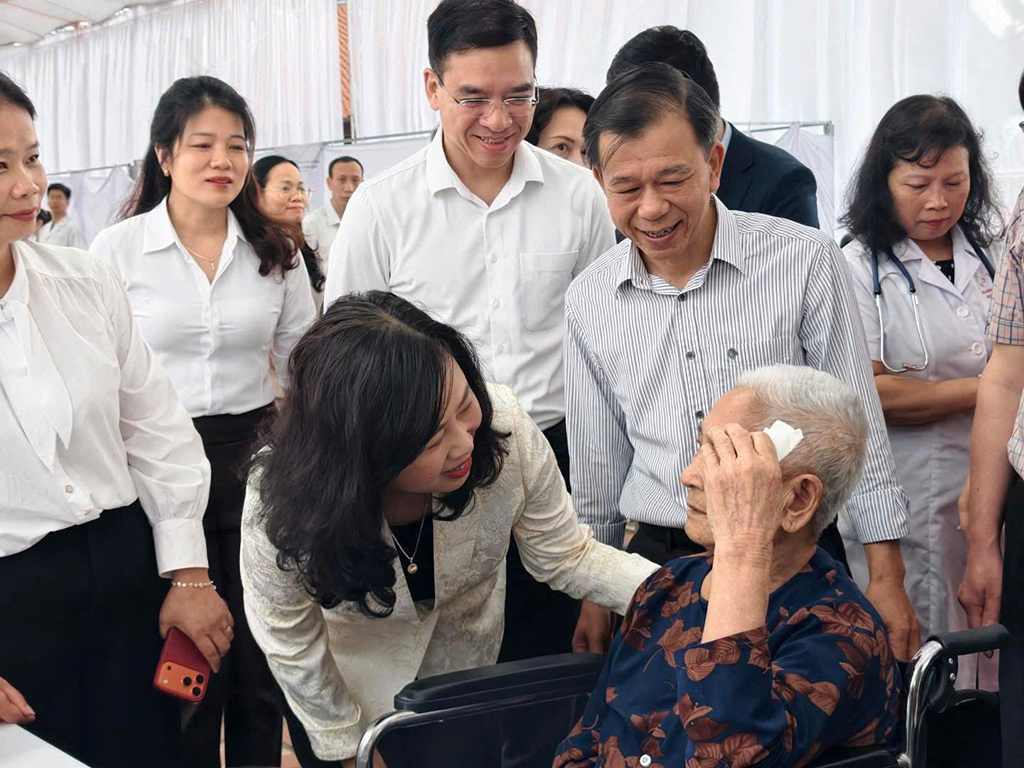 Triển khai khám sức khỏe định kỳ cho người dân 10 Triển khai khám sức khỏe định kỳ cho người dân - Ảnh 1.