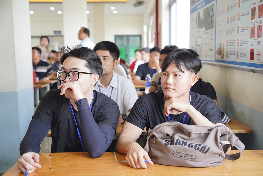 Xem clip tai nạn trước khi thi sát hạch: Biết sợ khi cầm lái !- Ảnh 4.