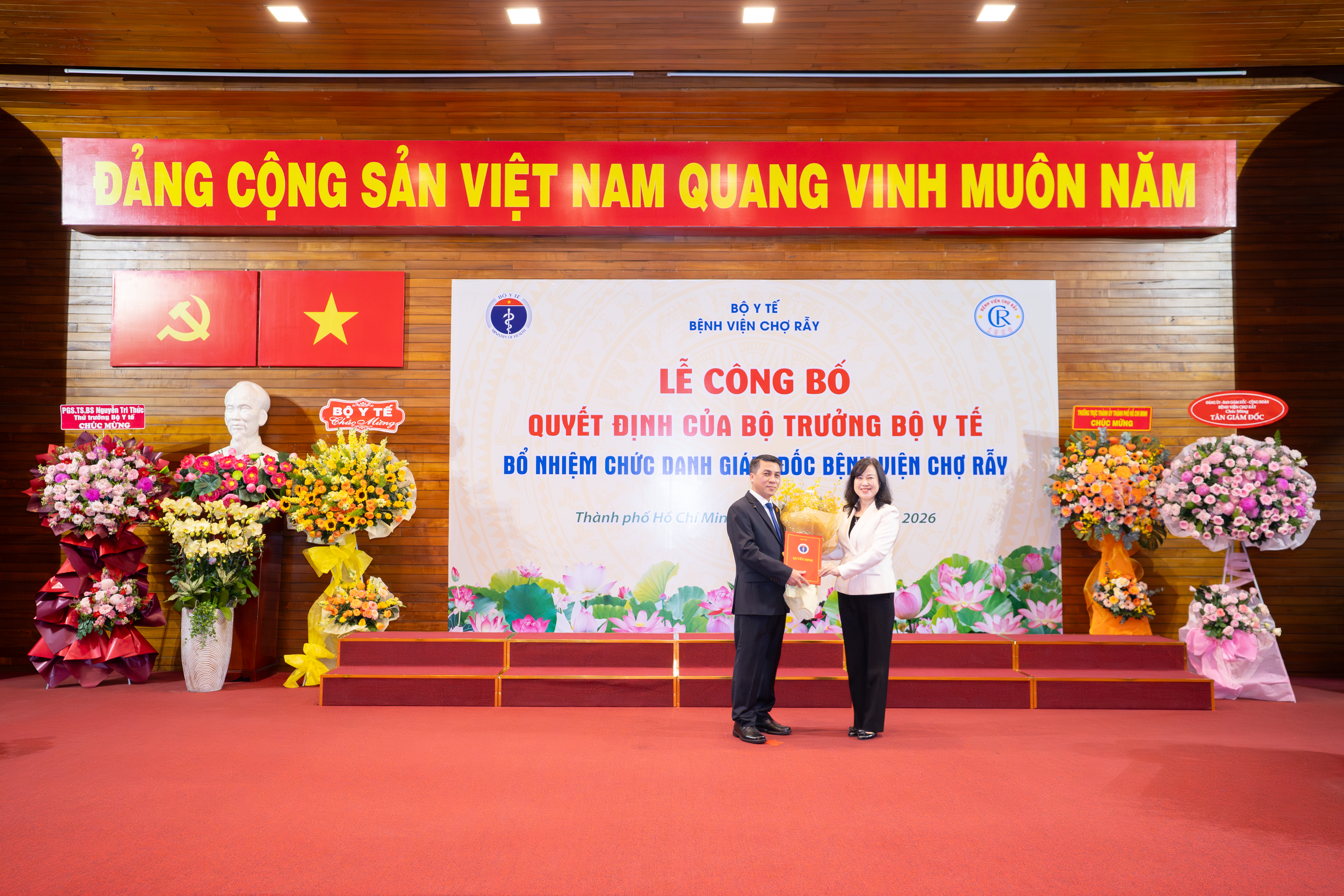 Tân Giám đốc Bệnh viện Chợ Rẫy: 'Tôi chưa từng nghĩ mình là bác sĩ' - Ảnh 1.