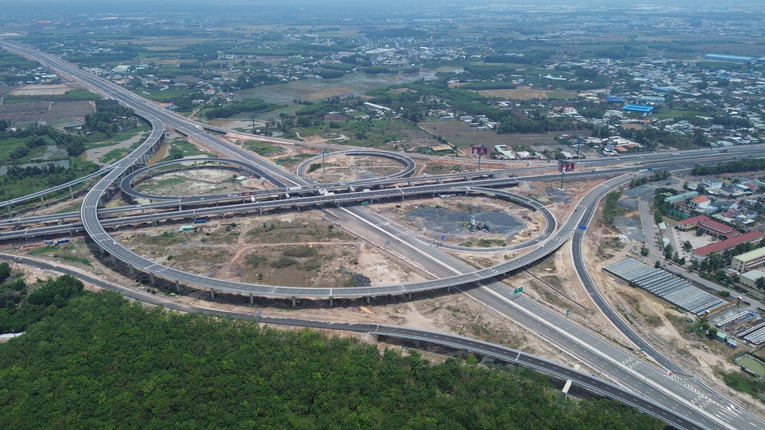 Kết nối giao thông TP.HCM với sân bay Long Thành sẽ đồng bộ vào cuối năm 2026 - Ảnh 3.
