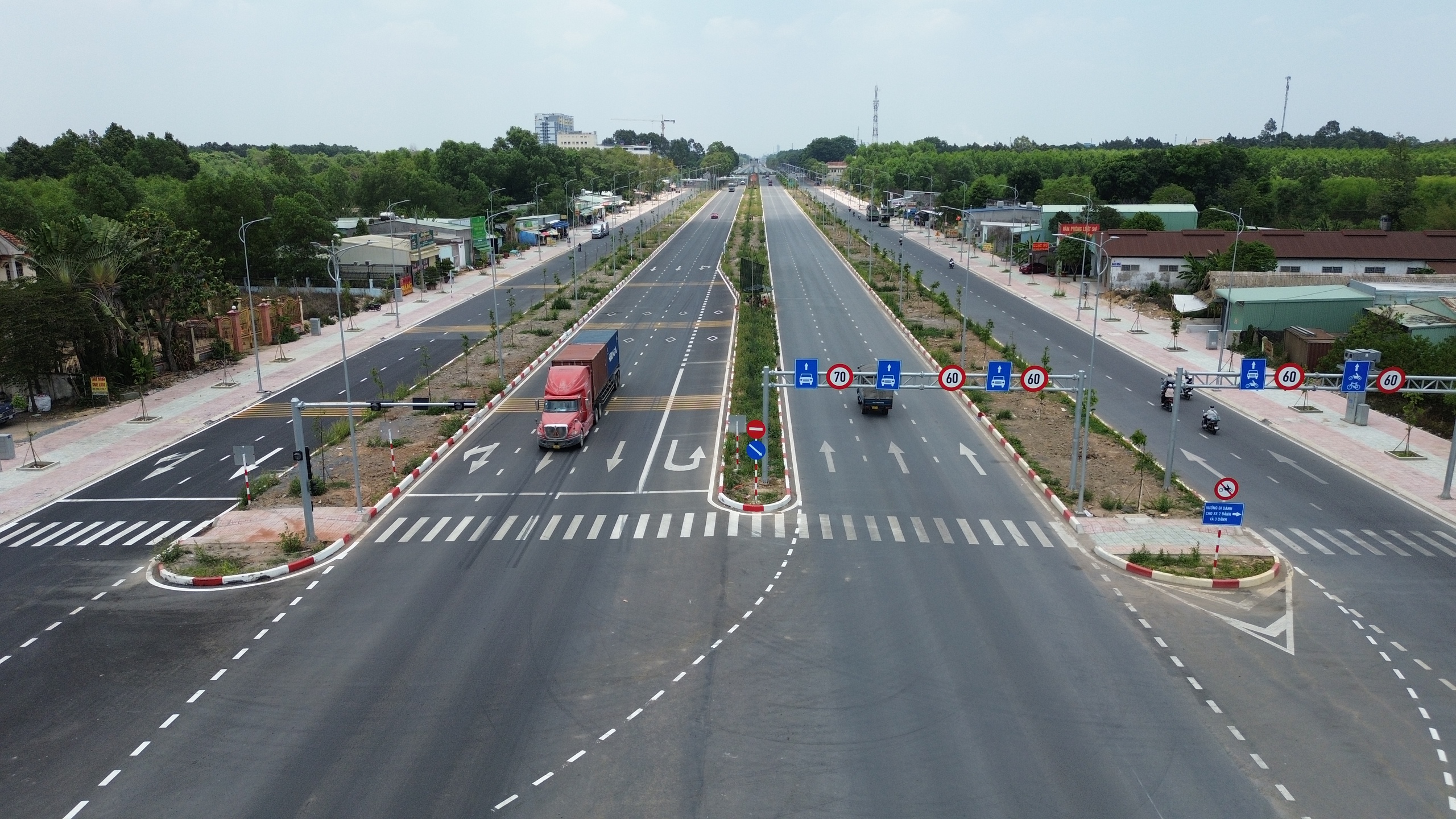 Kết nối giao thông TP.HCM với sân bay Long Thành sẽ đồng bộ vào cuối năm 2026 - Ảnh 2.