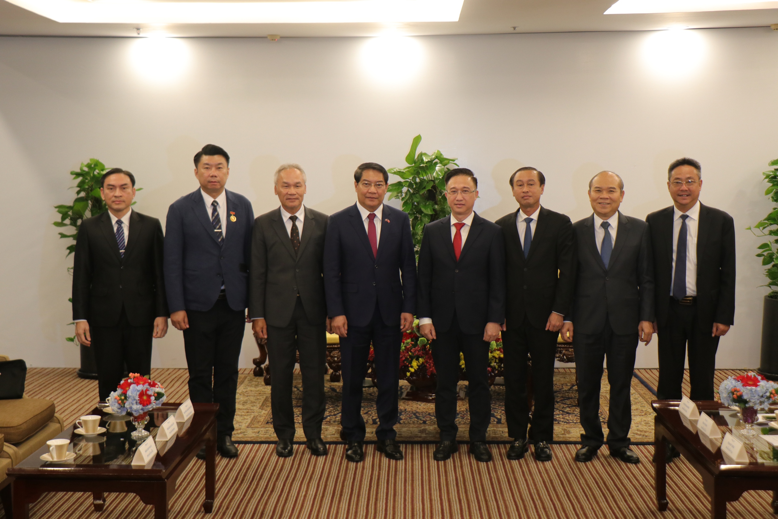 TP.HCM - Vientiane (Lào) thúc đẩy hợp tác giai đoạn mới - Ảnh 4.