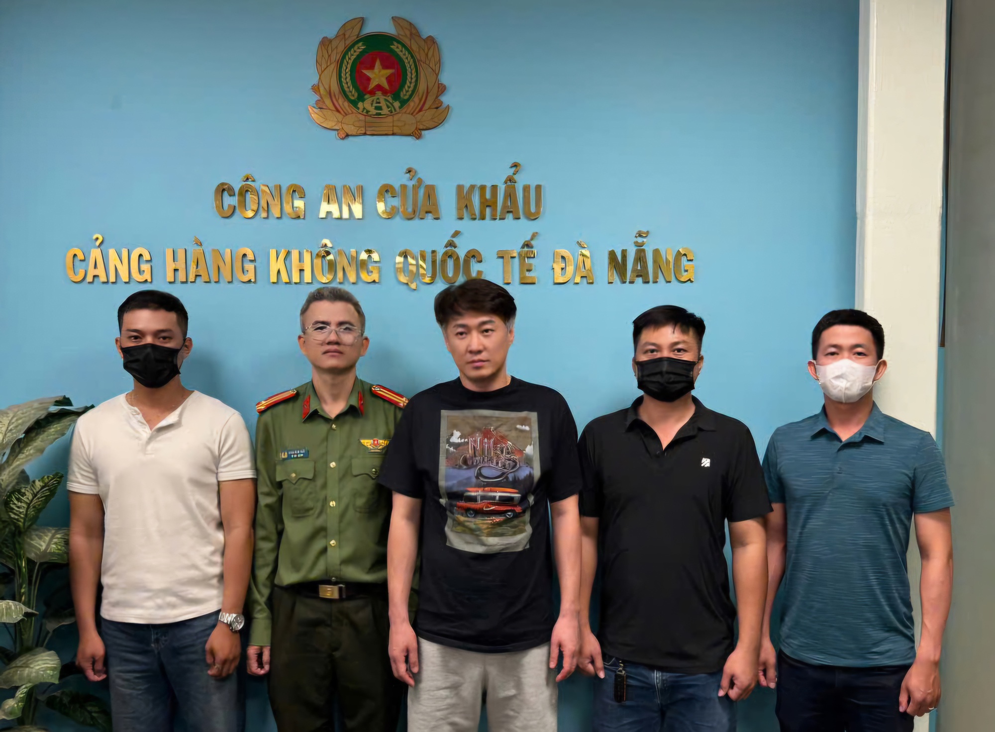 Bắt đối tượng bị Interpol truy nã đỏ đang lẩn trốn trong resort ven biển Đà Nẵng- Ảnh 1.