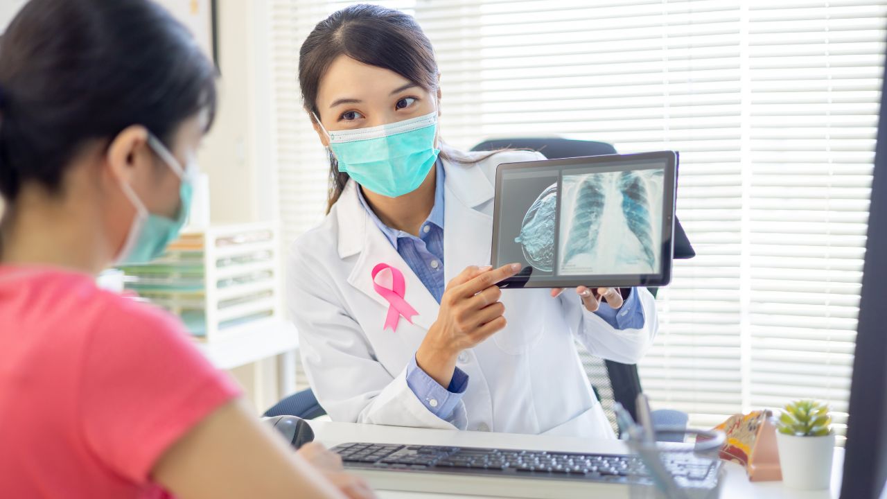 Vì sao không nên trì hoãn tầm soát ung thư? - Ảnh 1.