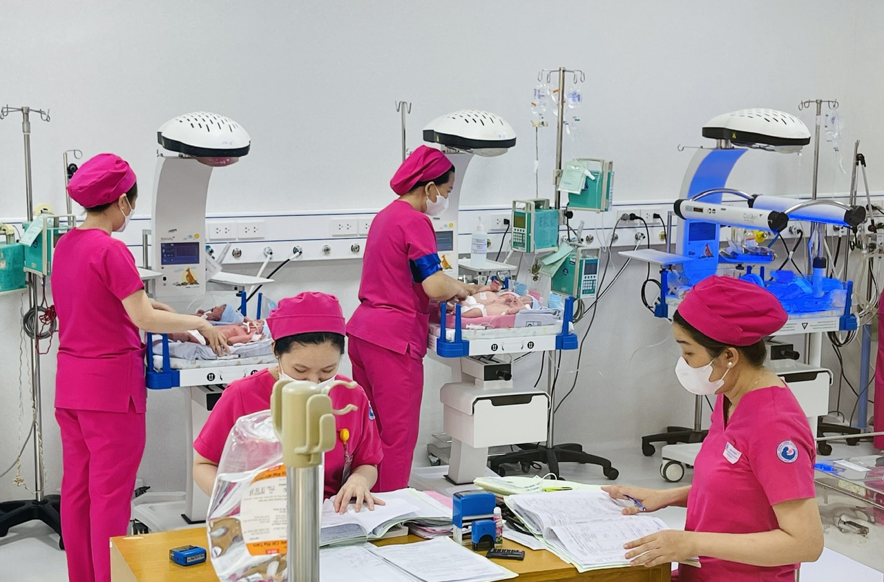 Bệnh viện Từ Dũ và cuộc 'cách mạng' nuôi dưỡng trẻ sinh non   - Ảnh 1.