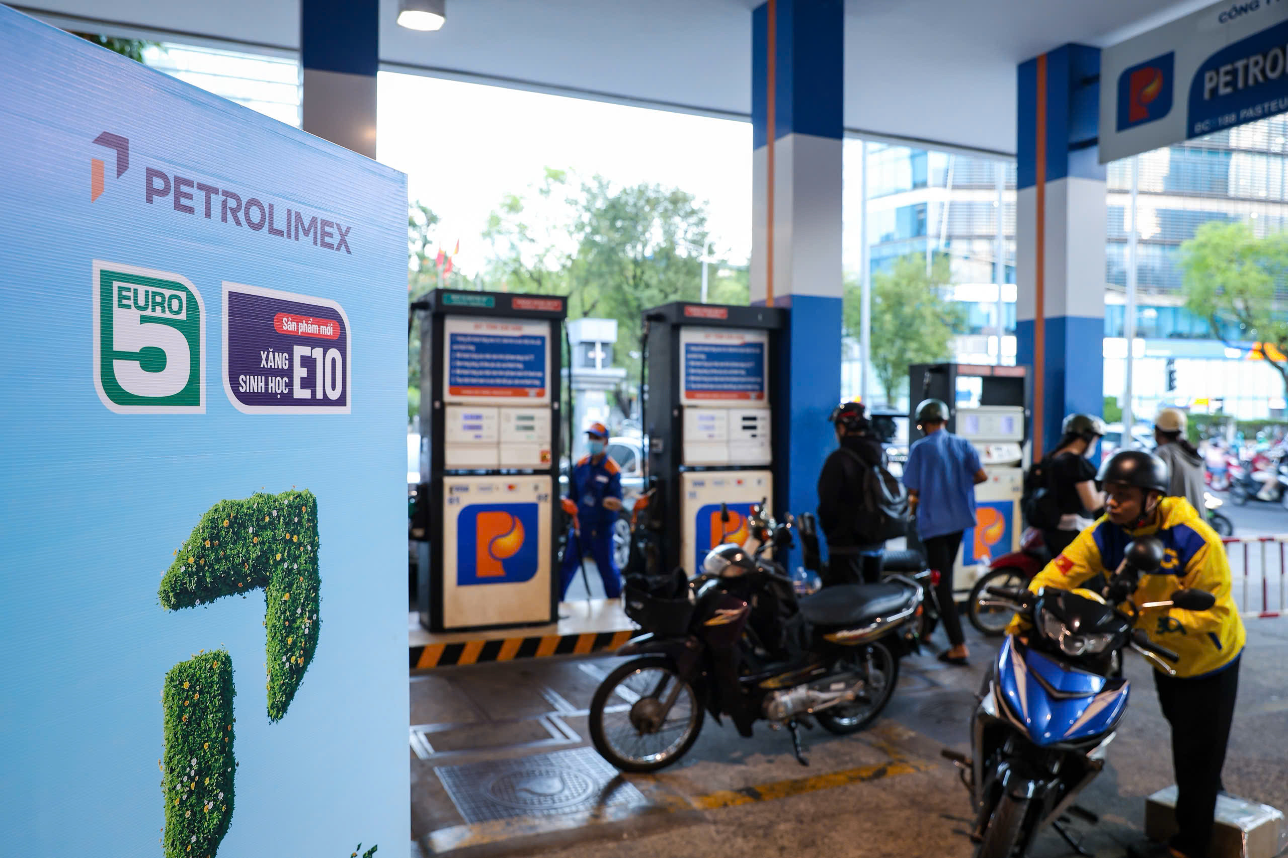 Saigon Petro, PVOil, Petrolimex... chính thức 'khai tử' xăng RON 95 khi nào?- Ảnh 1.