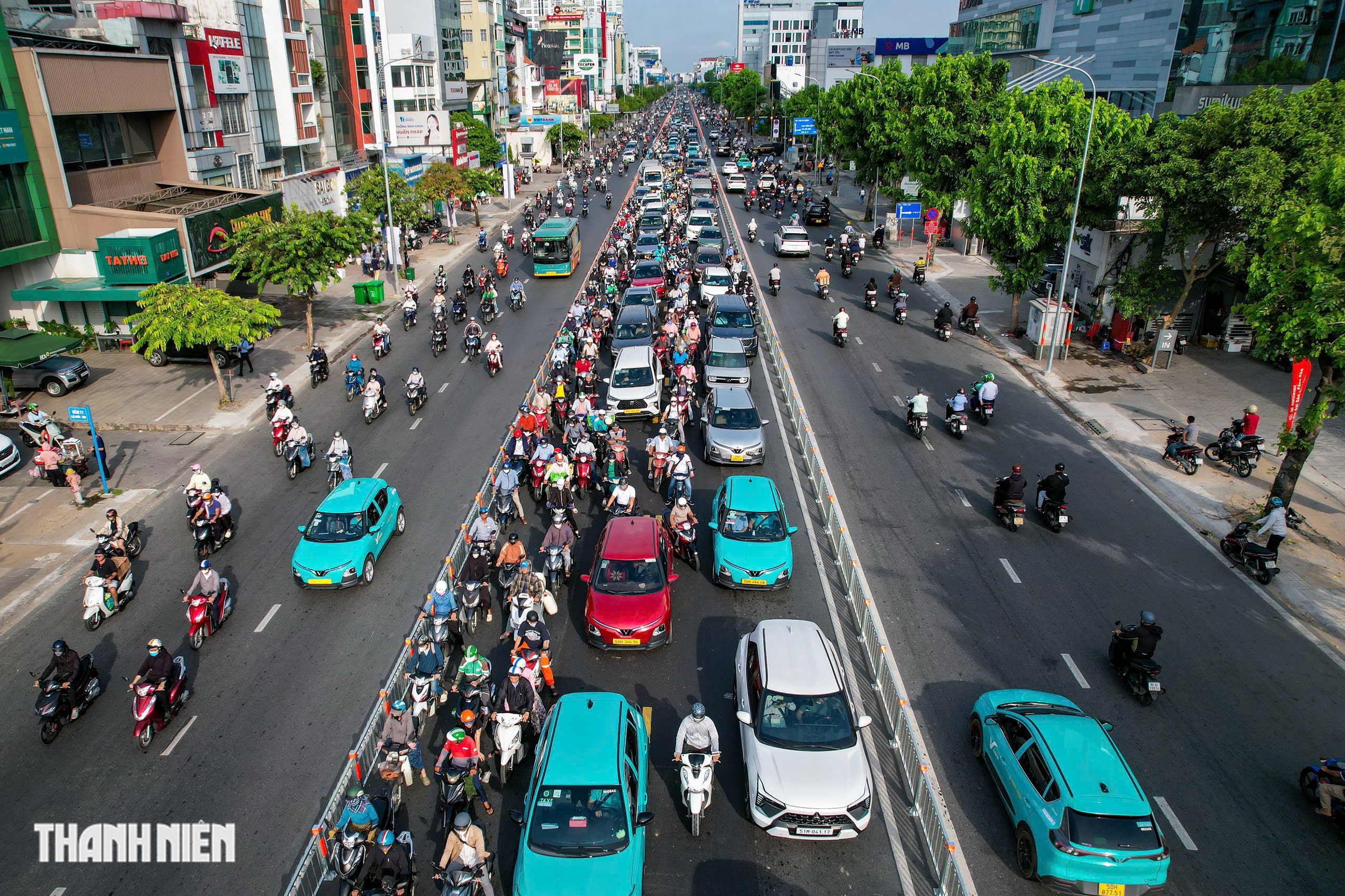 Đường Cộng H&ograve;a đảo chiều: 'Kh&ocirc;ng c&ograve;n cảnh nh&iacute;ch 30 ph&uacute;t qua cửa ng&otilde; T&acirc;n Sơn Nhất' - Ảnh 4.
