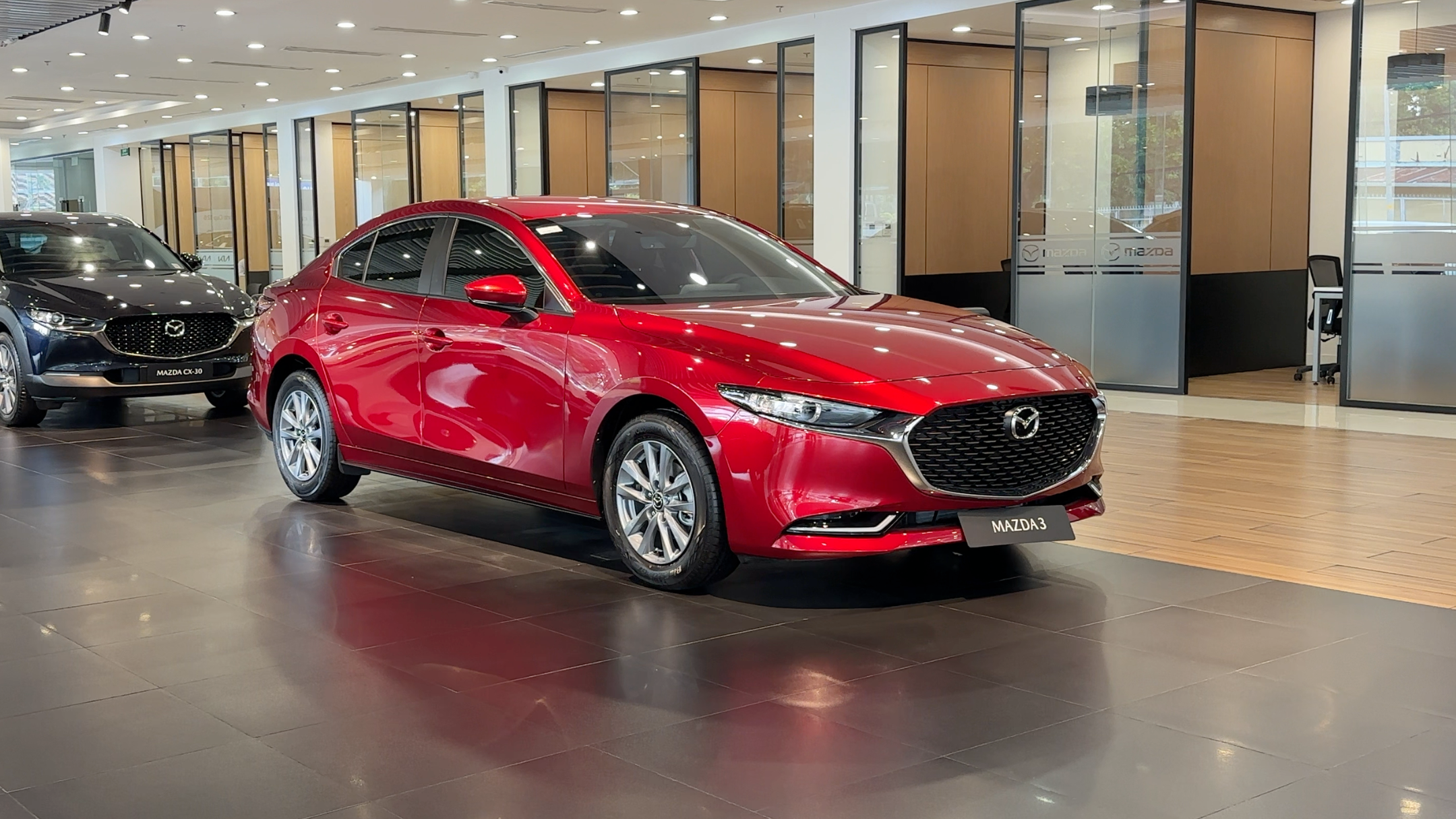 Xe sedan n&agrave;o b&aacute;n chạy nhất Việt Nam trong th&aacute;ng 4? - Ảnh 1.