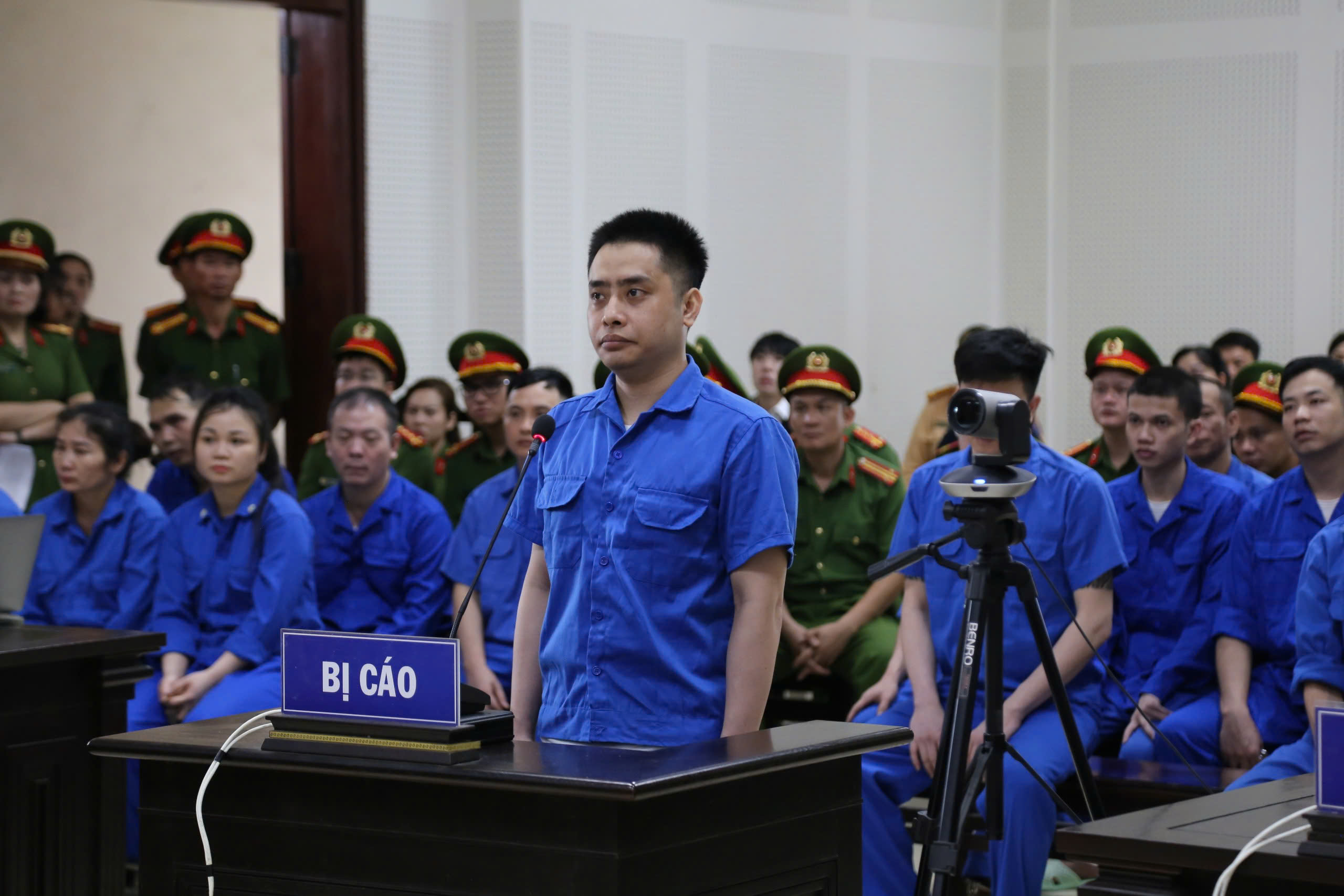 Đề nghị tuy&ecirc;n &aacute;n tử h&igrave;nh B&ugrave;i Đ&igrave;nh Kh&aacute;nh- Ảnh 1.