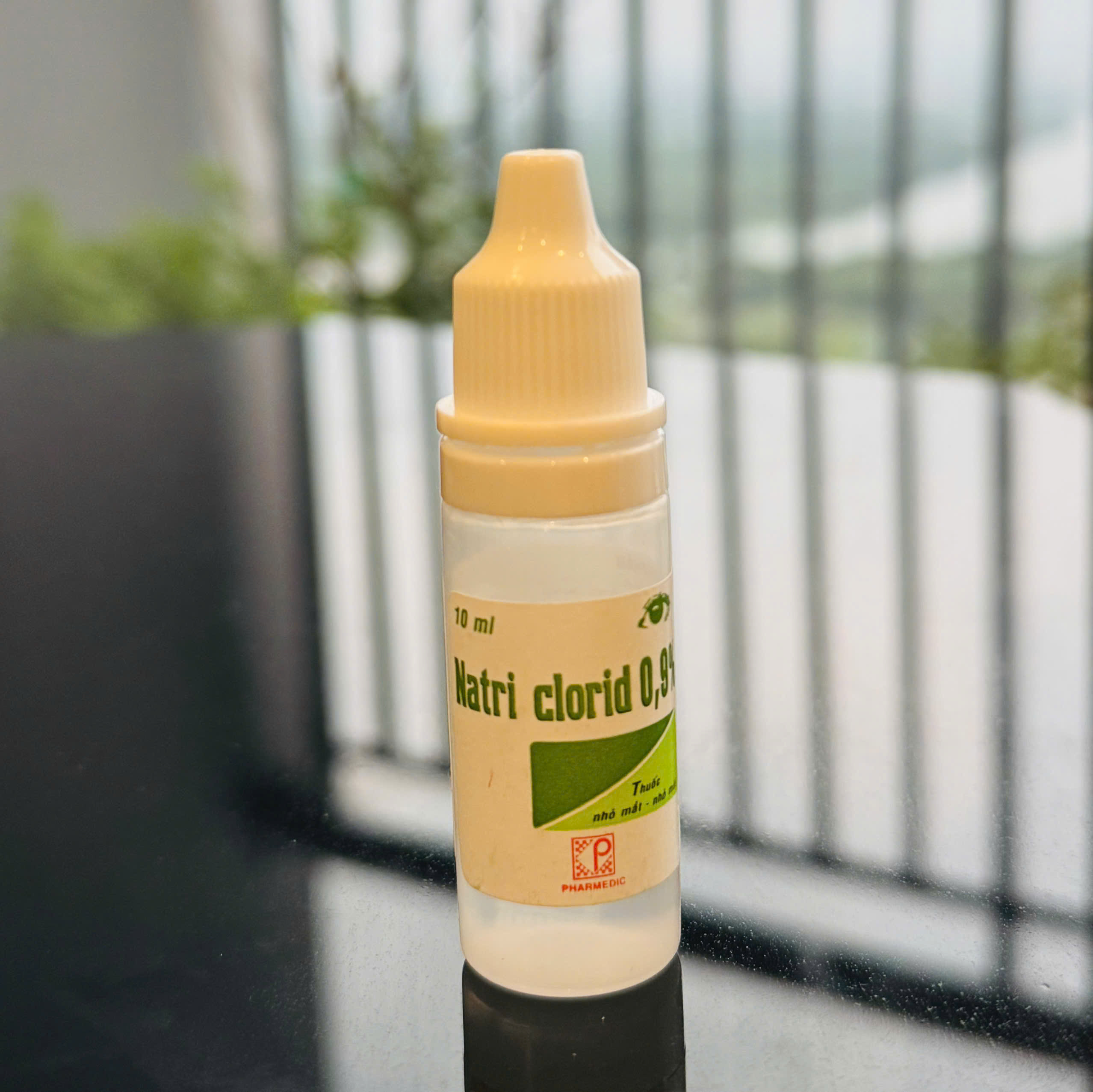 Thuốc nhỏ mắt bị thu hồi vì chứa tạp chất: Chuyên gia mắt cảnh báo gì? - Ảnh 1.