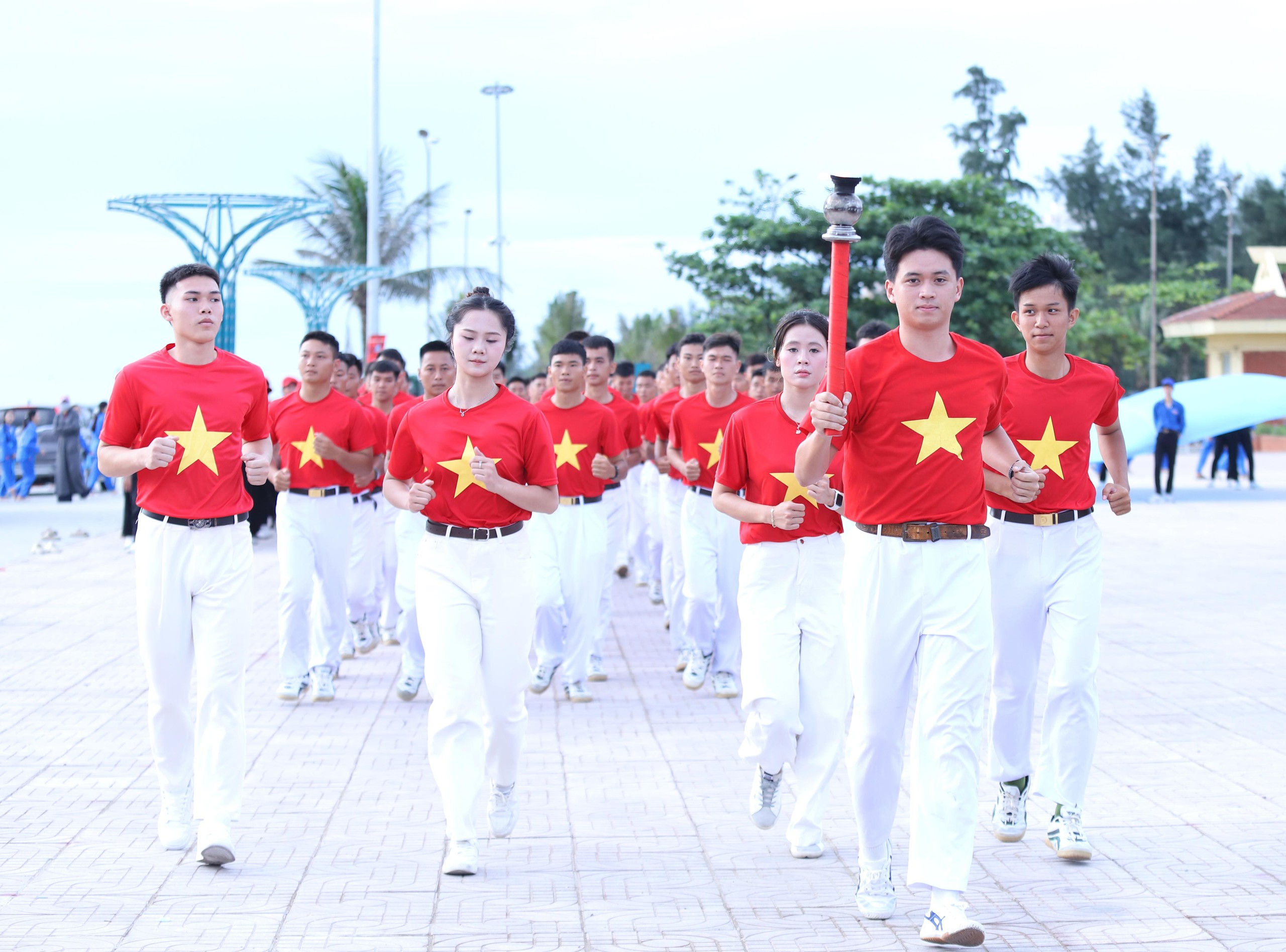 Khởi động h&agrave;nh tr&igrave;nh "T&ocirc;i y&ecirc;u Tổ quốc t&ocirc;i" năm 2026 - Ảnh 3.