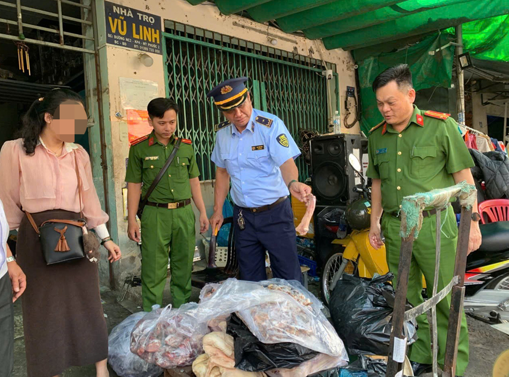 Hàng giả với chiêu trò lẩn tránh truy quét- Ảnh 2.