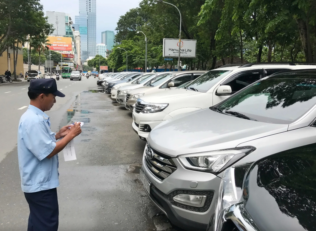 Người d&acirc;n hiến kế đỗ xe ở TP.HCM- Ảnh 1.