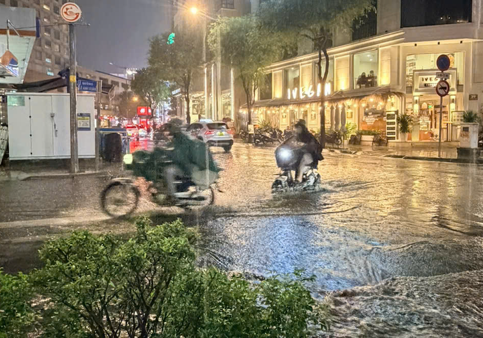 Hôm nay, cả nước tiếp tục có mưa lớn giải nhiệt - Ảnh 3. Hôm nay, cả nước tiếp tục có mưa lớn giải nhiệt - Ảnh 3.