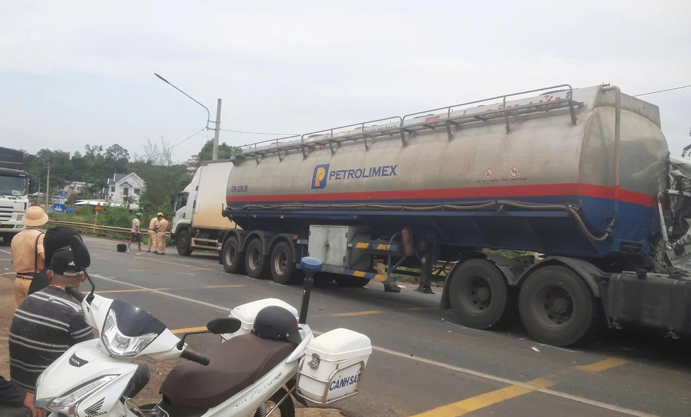 Đồng Nai: Tai nạn liên hoàn giữa 3 xe tải, quốc lộ 14 ùn tắc nhiều km - Ảnh 4.