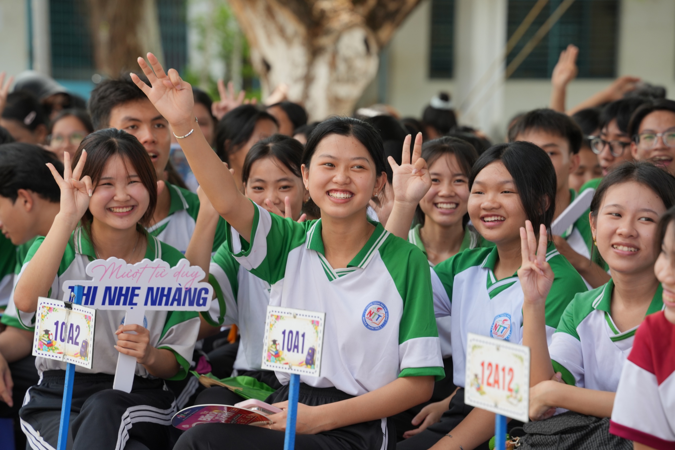 Chuy&ecirc;n gia t&acirc;m l&yacute;, MC Kh&aacute;nh Vy v&agrave; &Aacute;nh Schannel bật m&iacute; &lsquo;thuốc chữa overthinking m&ugrave;a thi&rsquo; - Ảnh 8.