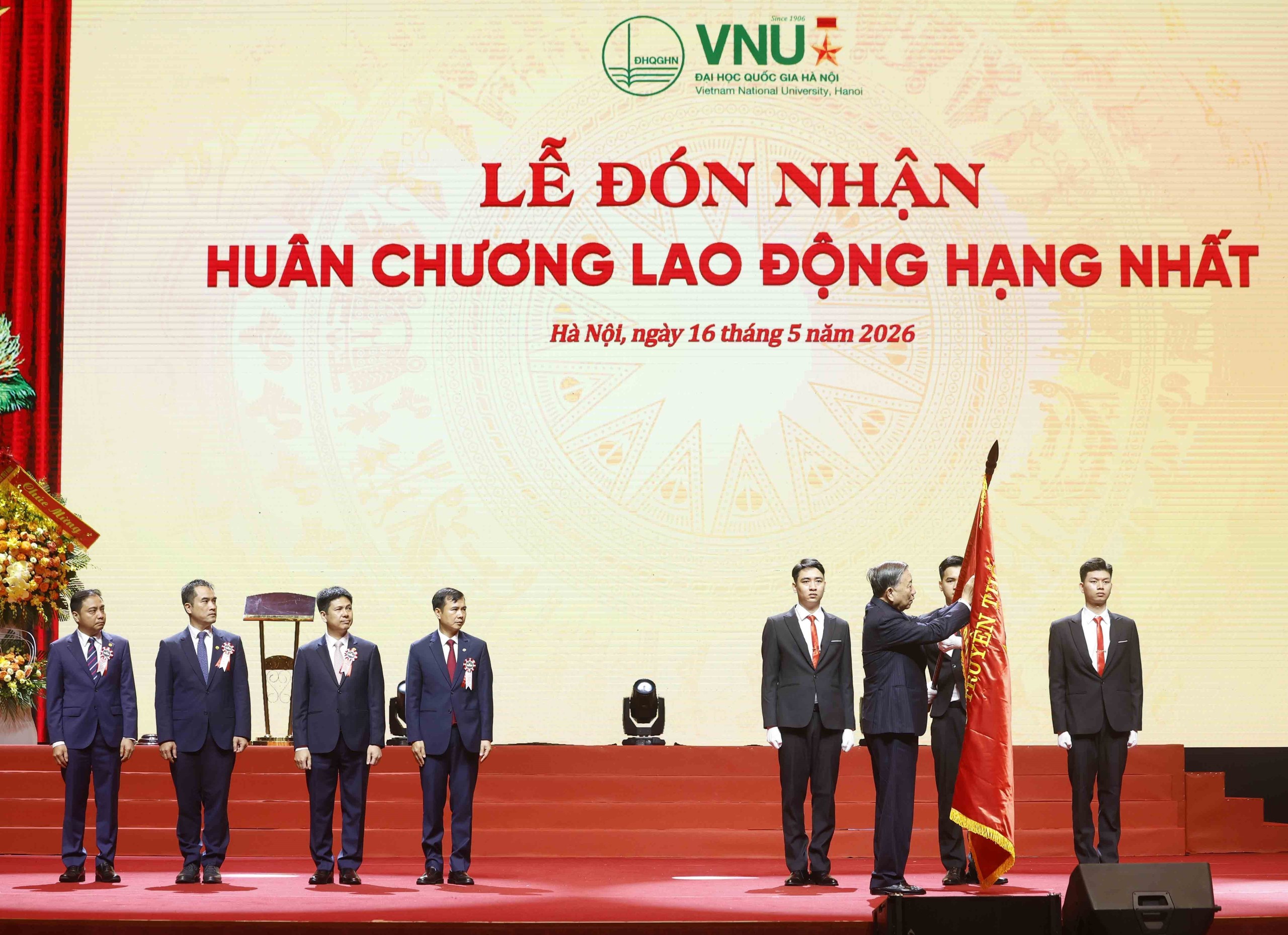 Tổng B&iacute; thư, Chủ tịch nước: ĐH Quốc gia H&agrave; Nội phải l&agrave; nơi d&aacute;m đi trước - Ảnh 2.