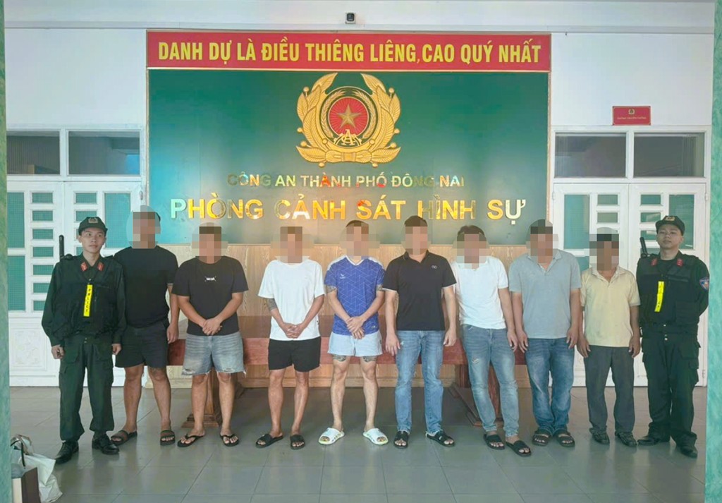 Đồng Nai: Triệt phá đường dây cá độ bóng đá liên tỉnh, giao dịch 70 tỉ đồng/tháng- Ảnh 1.