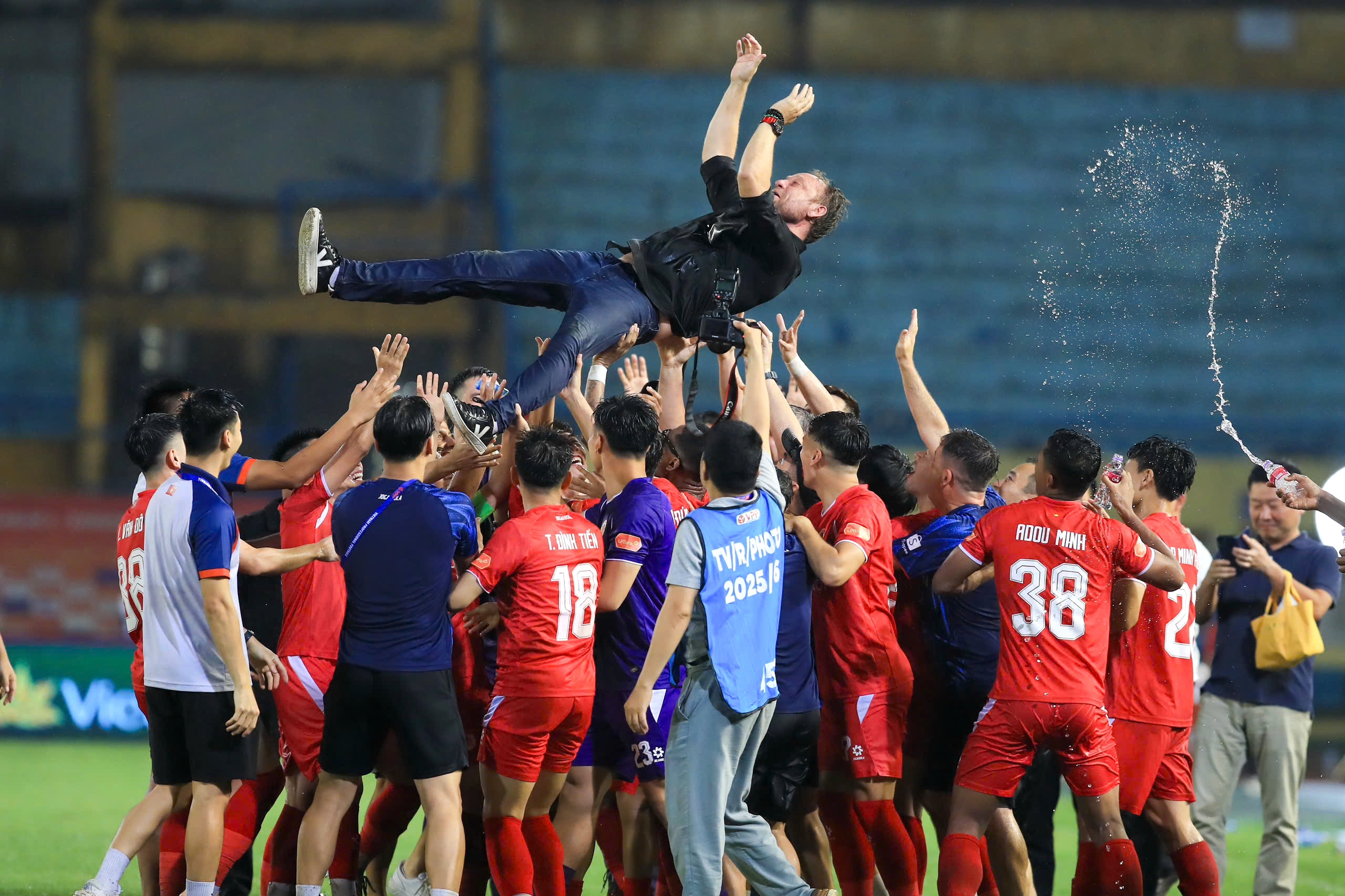 champion vo dich cahn 2 0 th minh tu 14